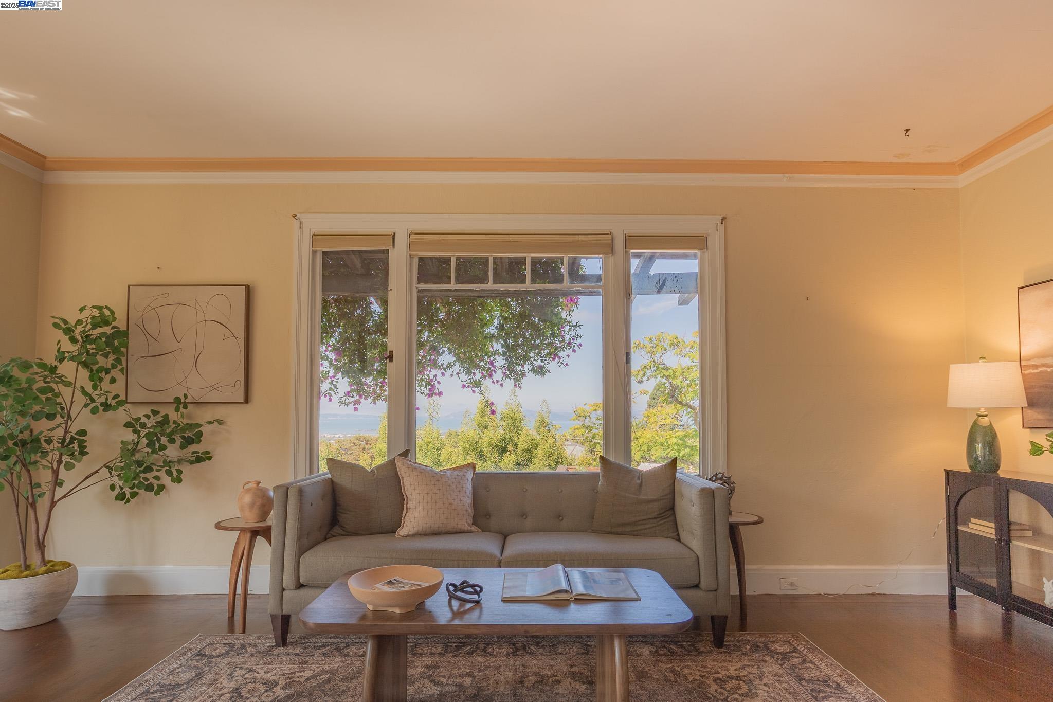 Detail Gallery Image 6 of 44 For 1514 La Loma Ave, Berkeley,  CA 94708 - 4 Beds | 4 Baths