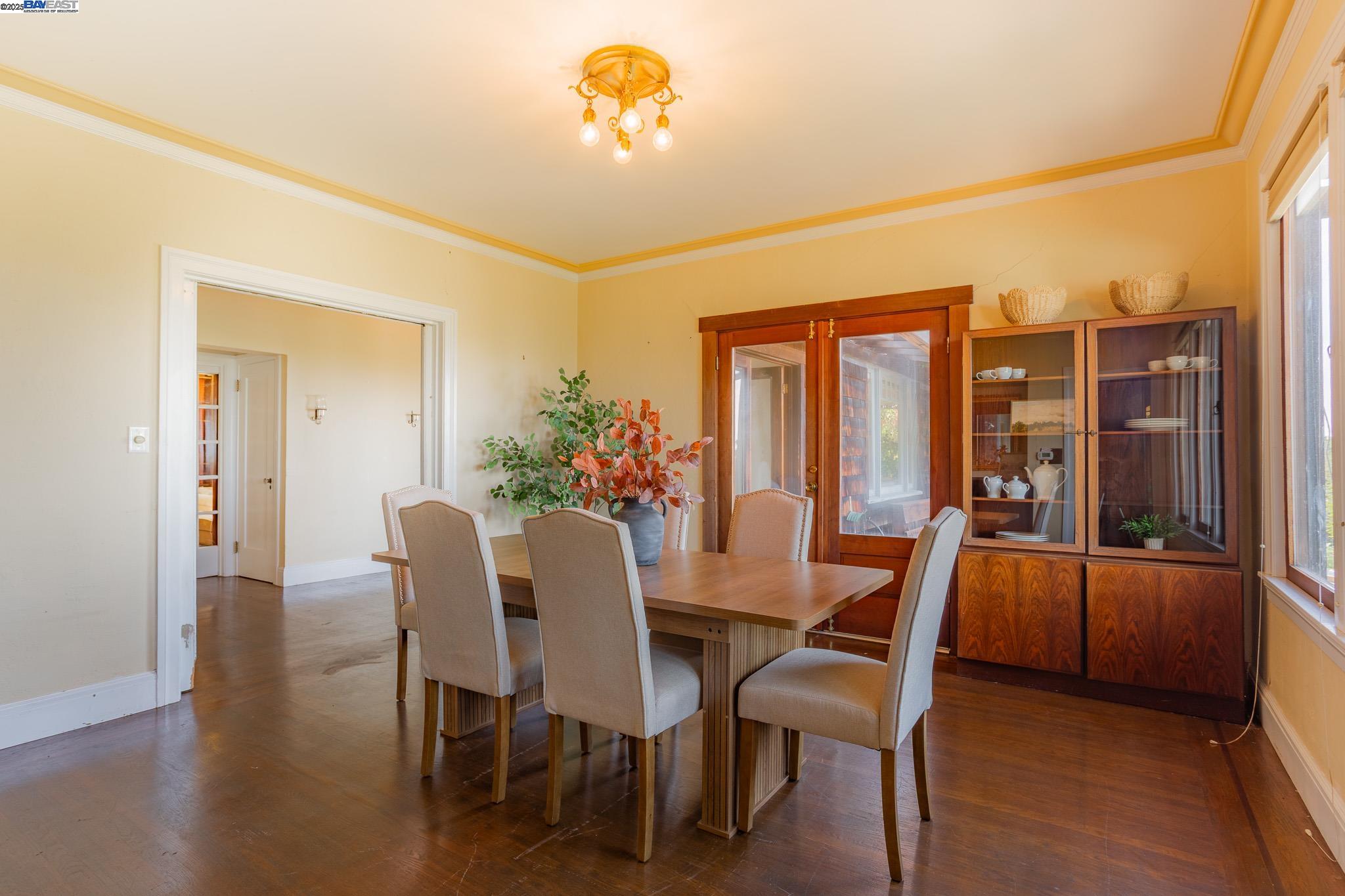 Detail Gallery Image 9 of 44 For 1514 La Loma Ave, Berkeley,  CA 94708 - 4 Beds | 4 Baths