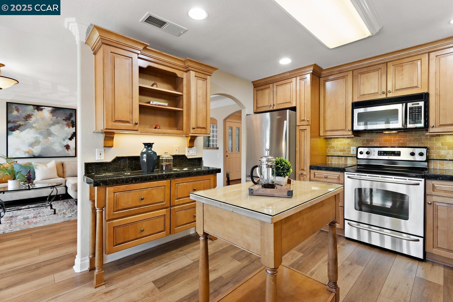 Photo #8: 41109845 Listing: Photo #8
