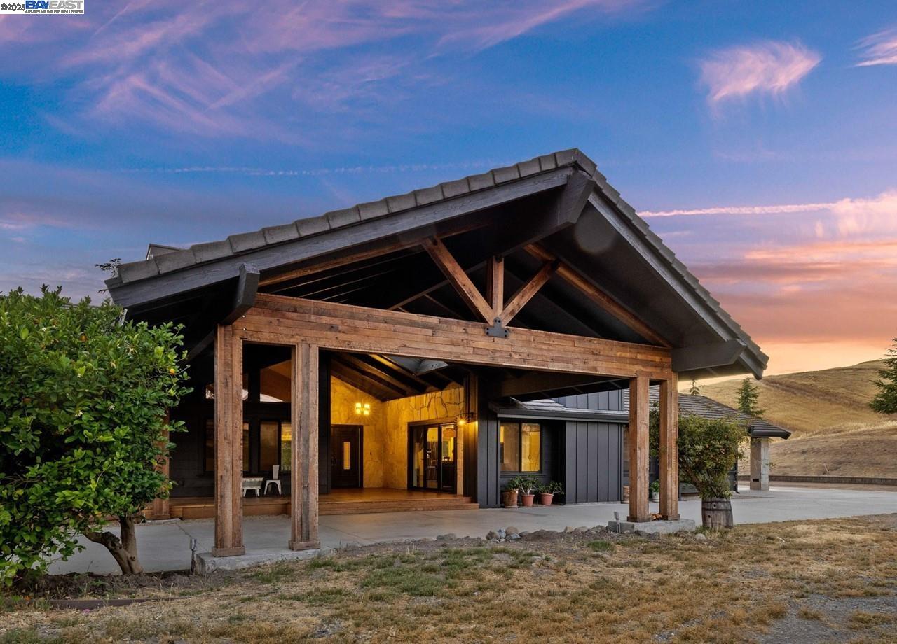 Detail Gallery Image 2 of 60 For 8191 Highland Rd, Livermore,  CA 94551 - 3 Beds | 3 Baths