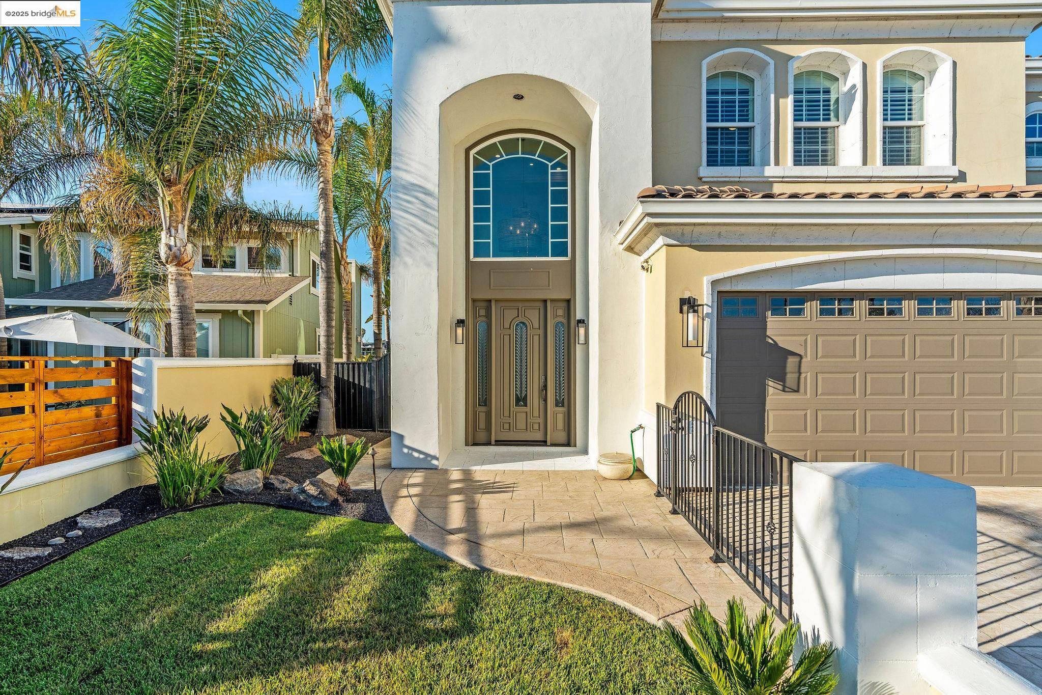 Detail Gallery Image 2 of 48 For 5055 Cabrillo Pt, Discovery Bay,  CA 94505 - 5 Beds | 5/1 Baths