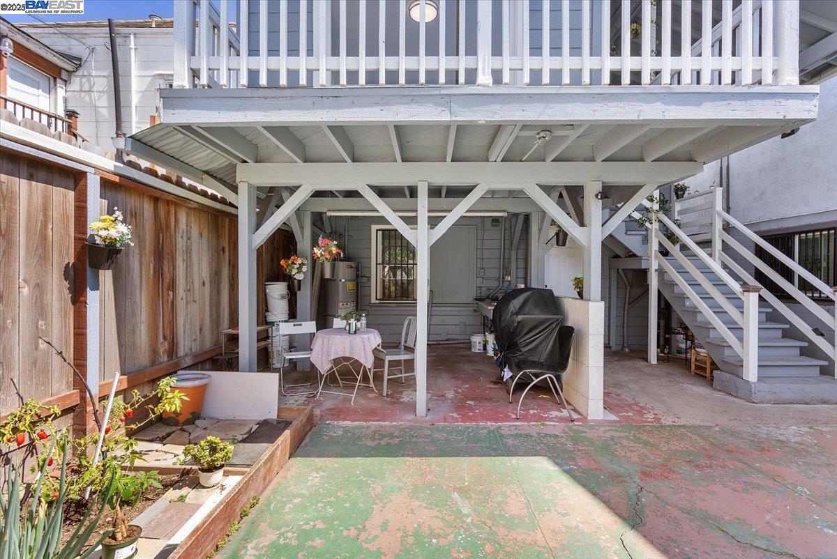 Detail Gallery Image 18 of 30 For 1539 International Blvd, Oakland,  CA 94606 - 4 Beds | 3 Baths