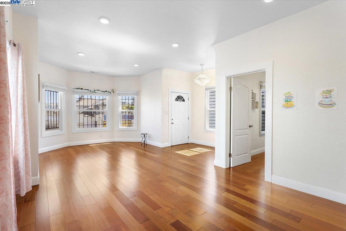 Detail Gallery Image 30 of 30 For 1539 International Blvd, Oakland,  CA 94606 - 4 Beds | 3 Baths