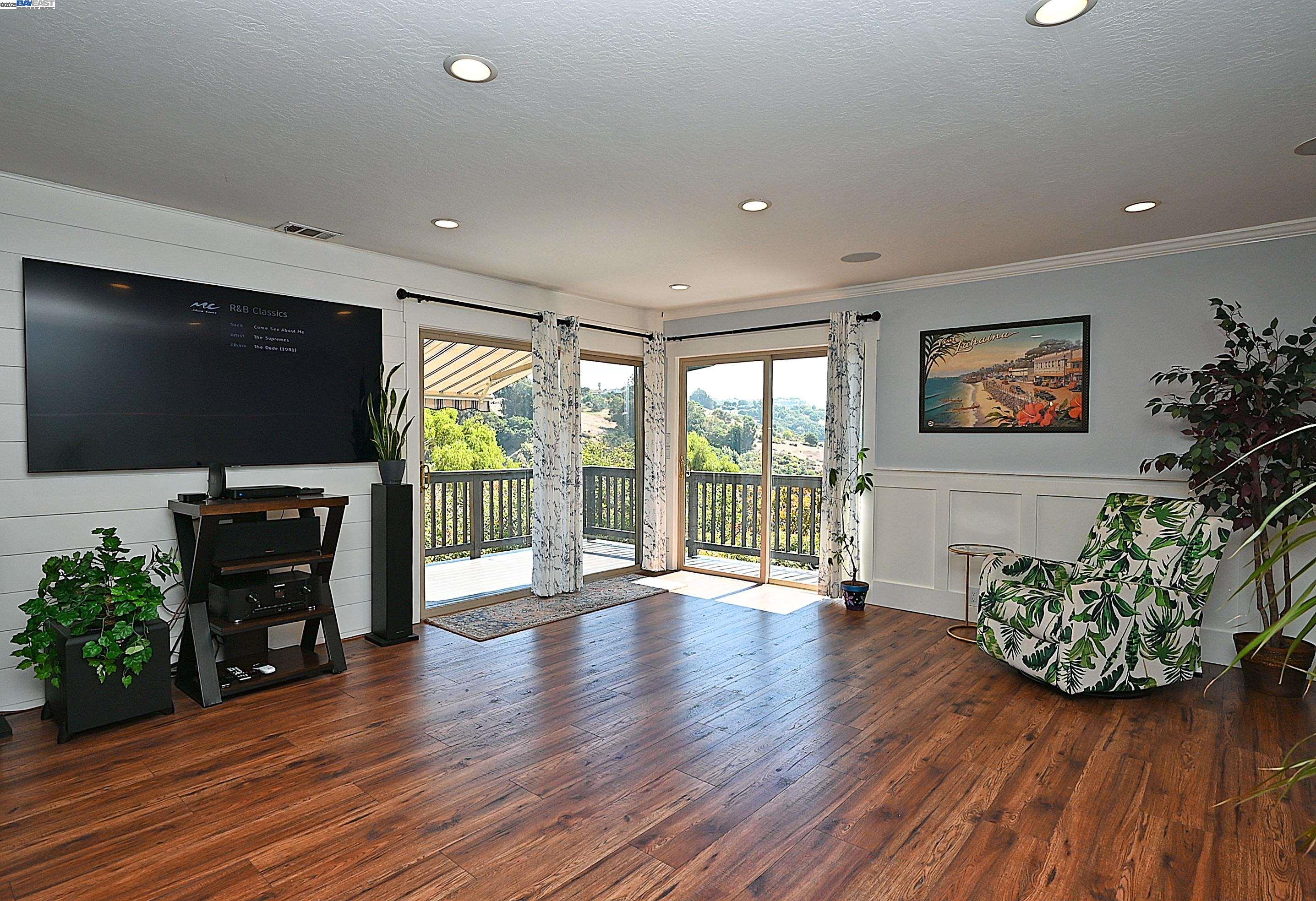 Detail Gallery Image 15 of 58 For 5295 Winifred Dr, Castro Valley,  CA 94546 - 5 Beds | 3 Baths