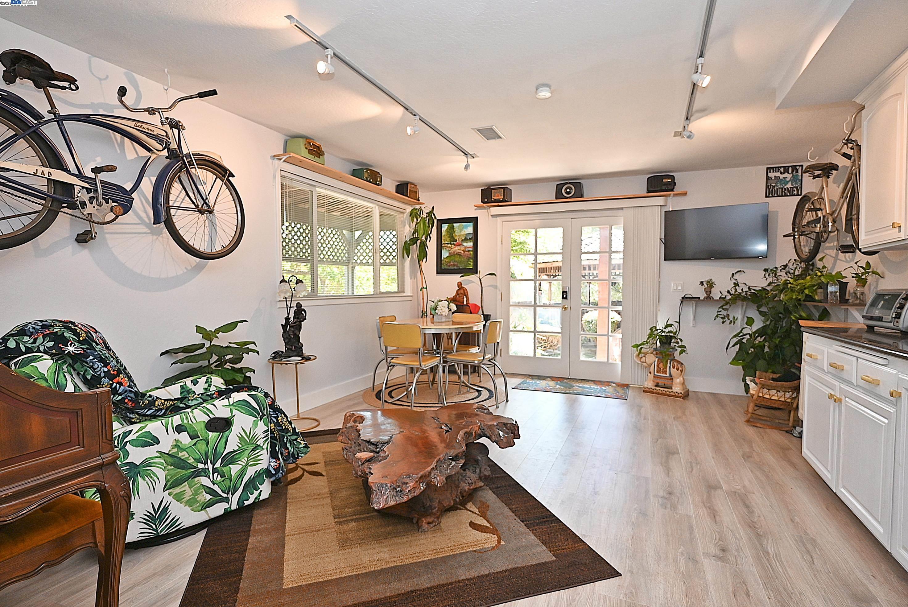 Detail Gallery Image 28 of 58 For 5295 Winifred Dr, Castro Valley,  CA 94546 - 5 Beds | 3 Baths
