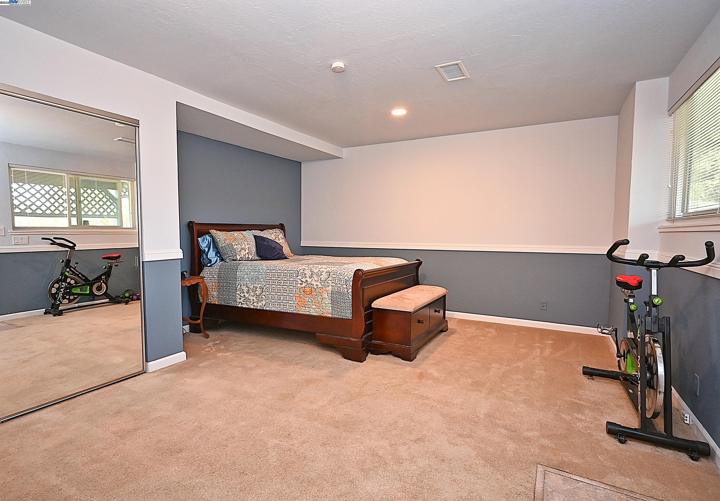 Detail Gallery Image 30 of 58 For 5295 Winifred Dr, Castro Valley,  CA 94546 - 5 Beds | 3 Baths