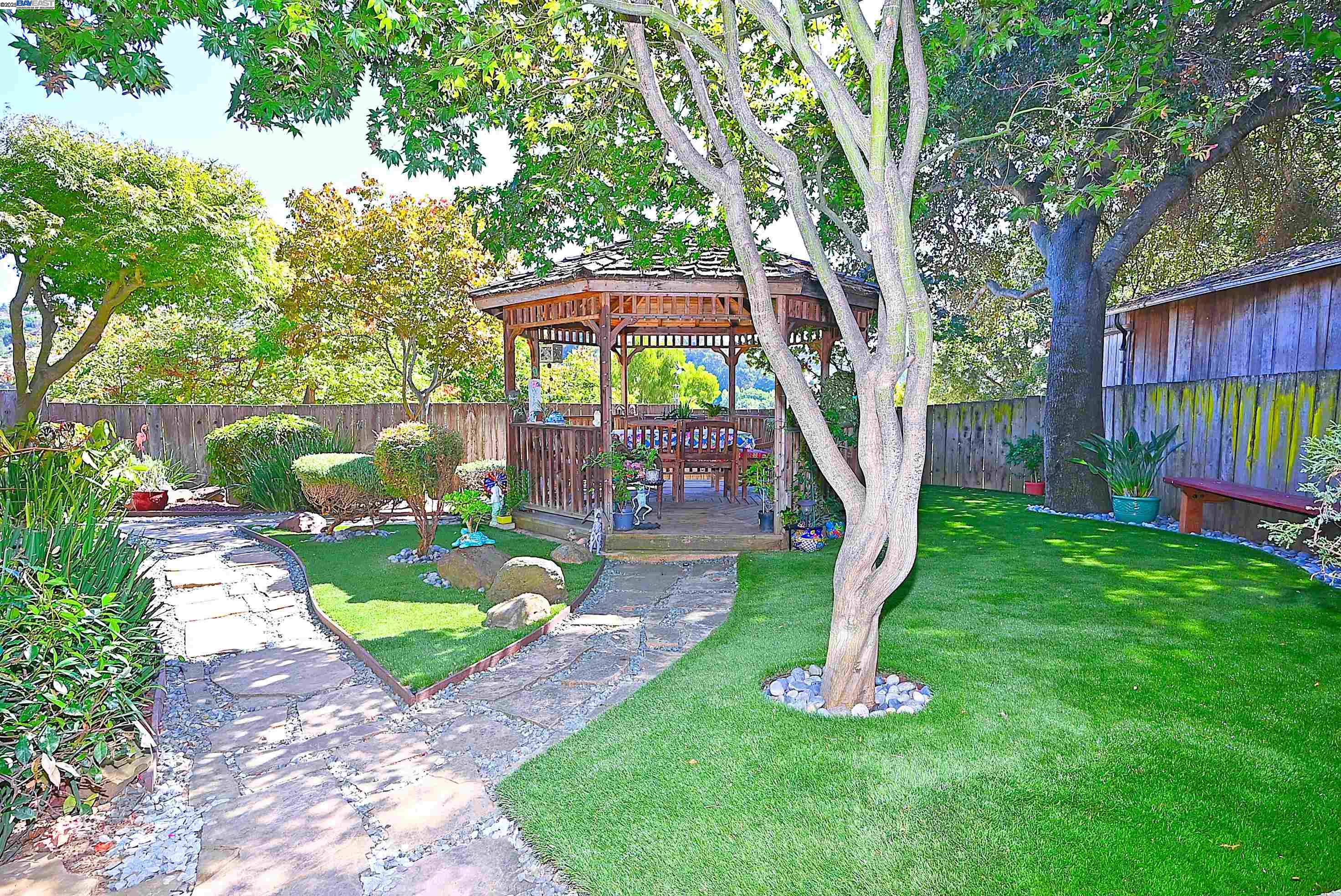 Detail Gallery Image 41 of 58 For 5295 Winifred Dr, Castro Valley,  CA 94546 - 5 Beds | 3 Baths