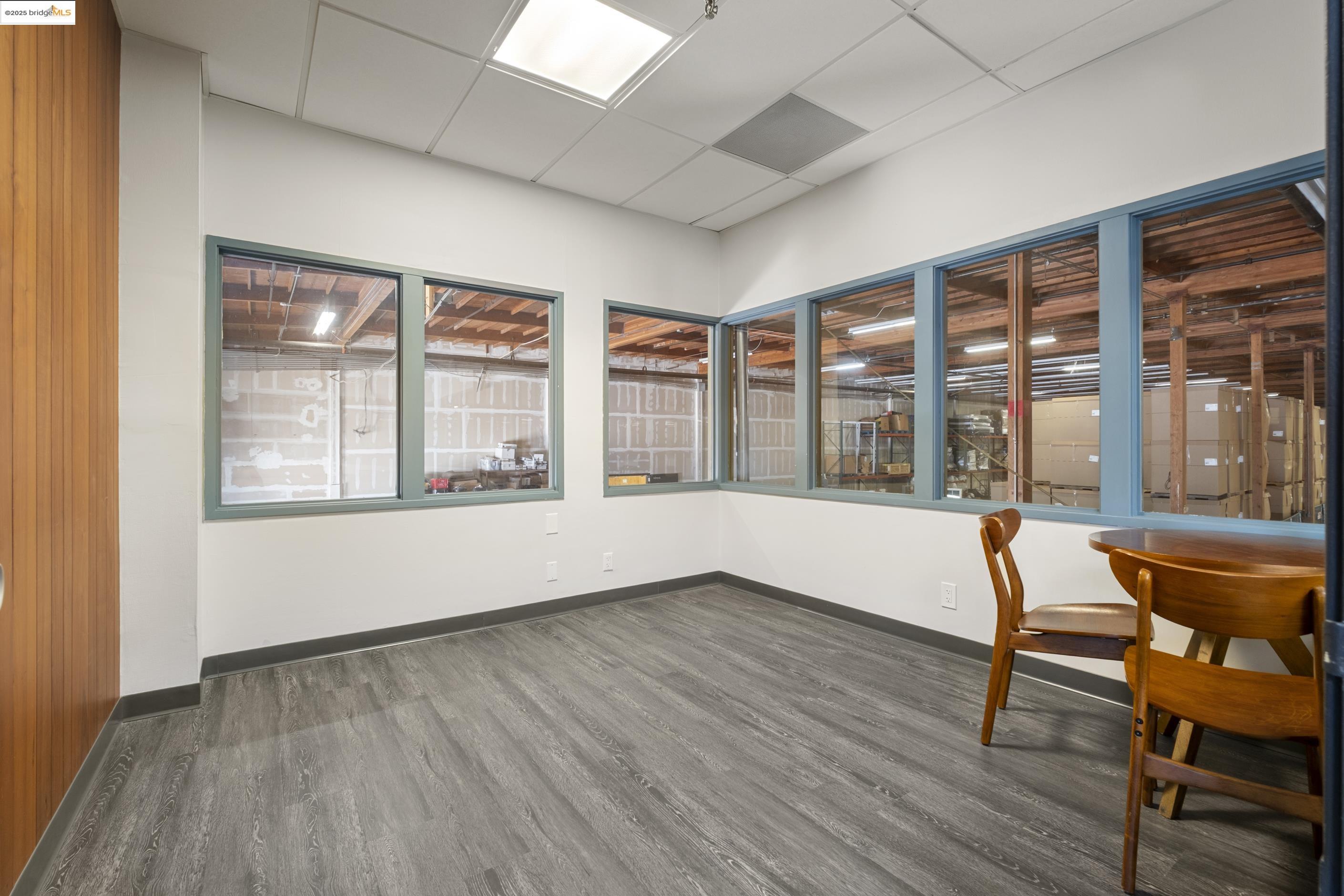 Detail Gallery Image 17 of 33 For 430 Valley Dr, Brisbane,  CA 94005 - – Beds | – Baths