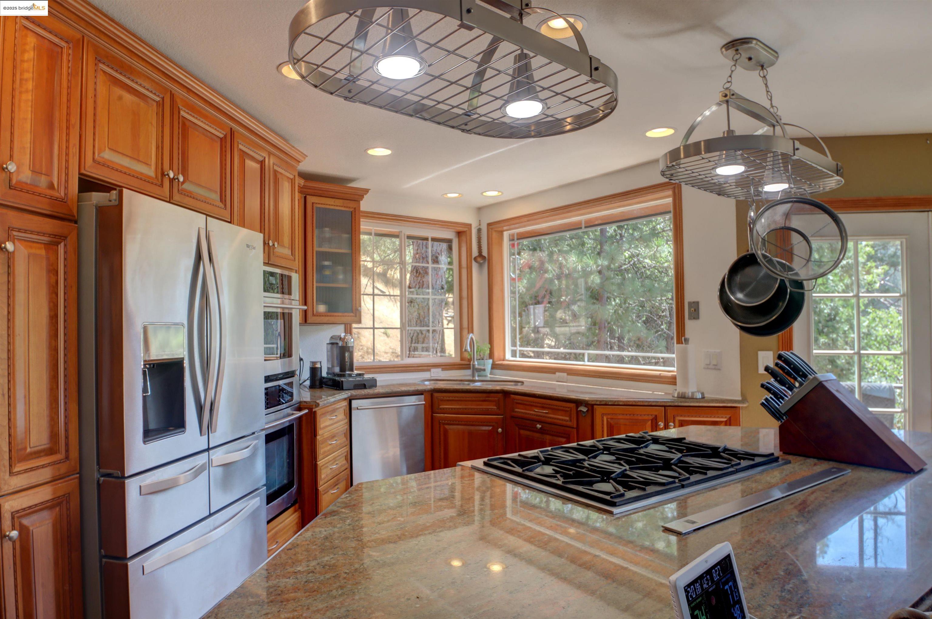 Detail Gallery Image 13 of 57 For 20162 Pine Mountain Dr, Groveland,  CA 95321-000 - 4 Beds | 3/1 Baths
