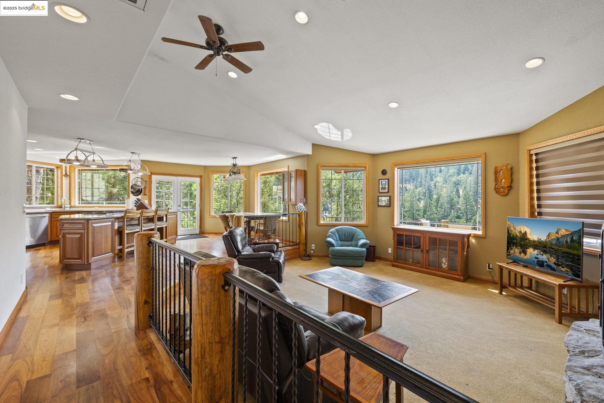 Detail Gallery Image 19 of 57 For 20162 Pine Mountain Dr, Groveland,  CA 95321-000 - 4 Beds | 3/1 Baths