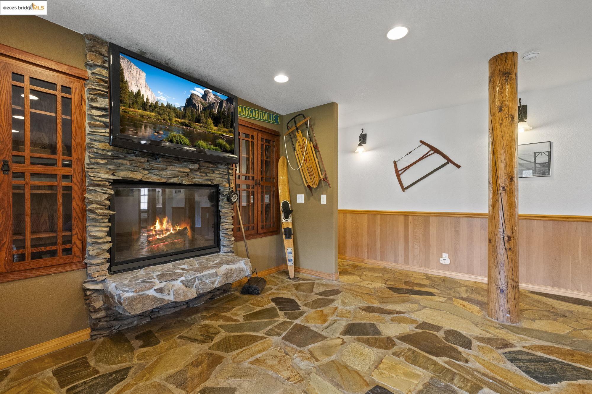 Detail Gallery Image 34 of 57 For 20162 Pine Mountain Dr, Groveland,  CA 95321-000 - 4 Beds | 3/1 Baths
