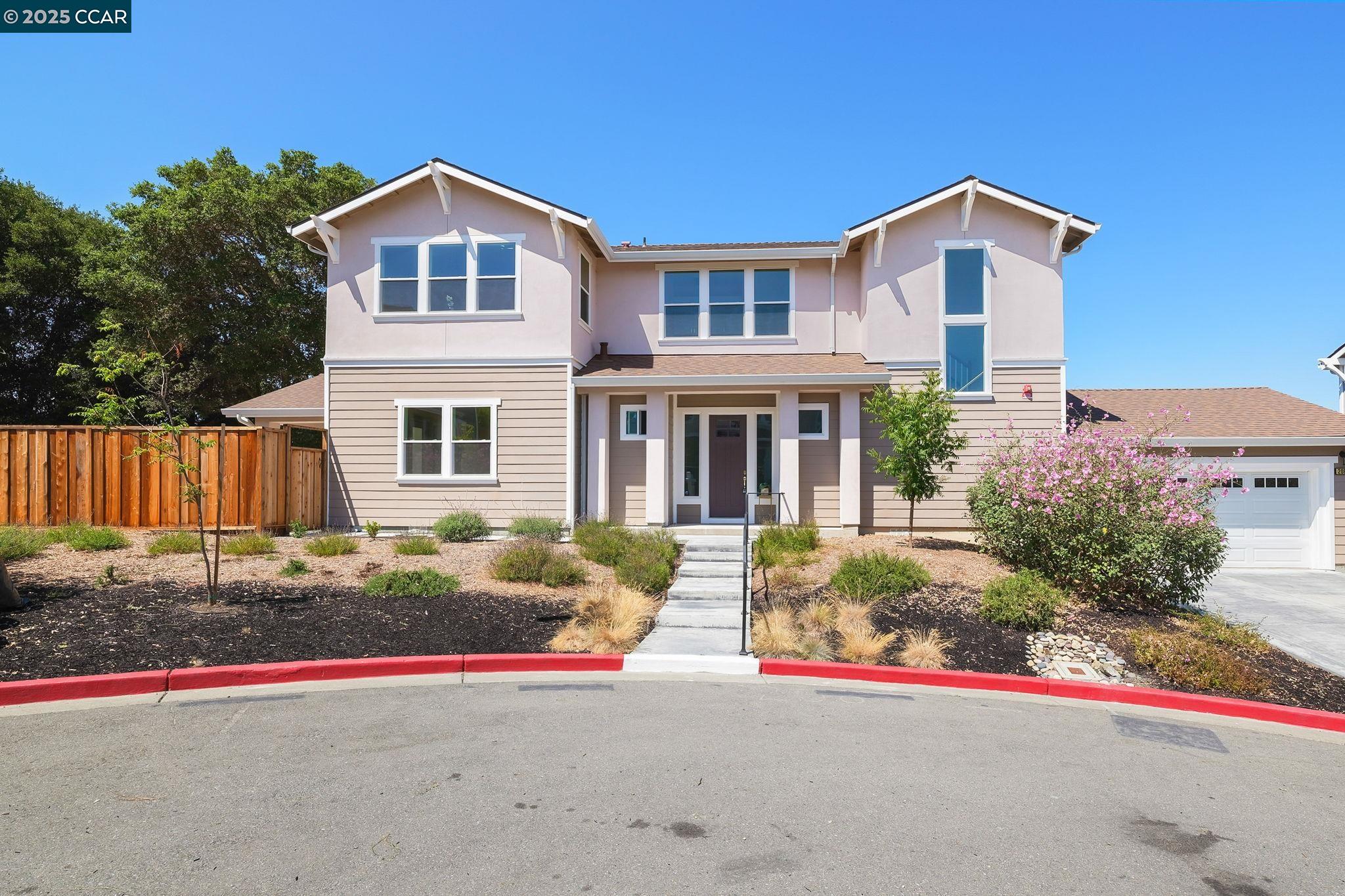 Detail Gallery Image 2 of 31 For 208 Valley View Pl, El Sobrante,  CA 94803 - 4 Beds | 3 Baths