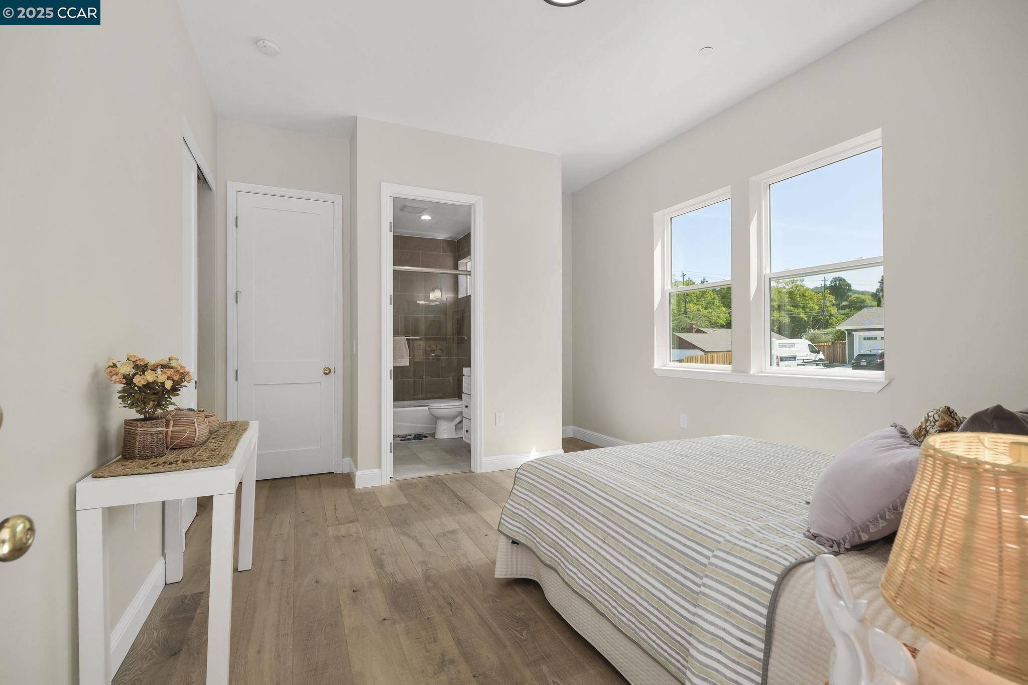 Detail Gallery Image 14 of 31 For 208 Valley View Pl, El Sobrante,  CA 94803 - 4 Beds | 3 Baths