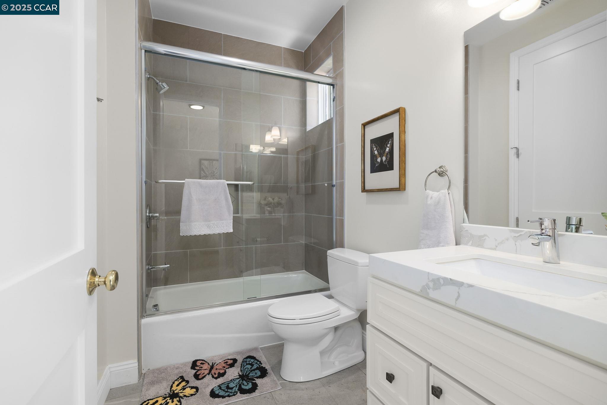 Detail Gallery Image 15 of 31 For 208 Valley View Pl, El Sobrante,  CA 94803 - 4 Beds | 3 Baths