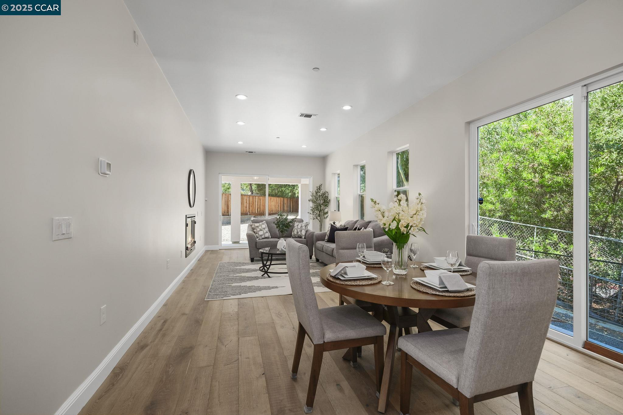 Detail Gallery Image 4 of 31 For 208 Valley View Pl, El Sobrante,  CA 94803 - 4 Beds | 3 Baths