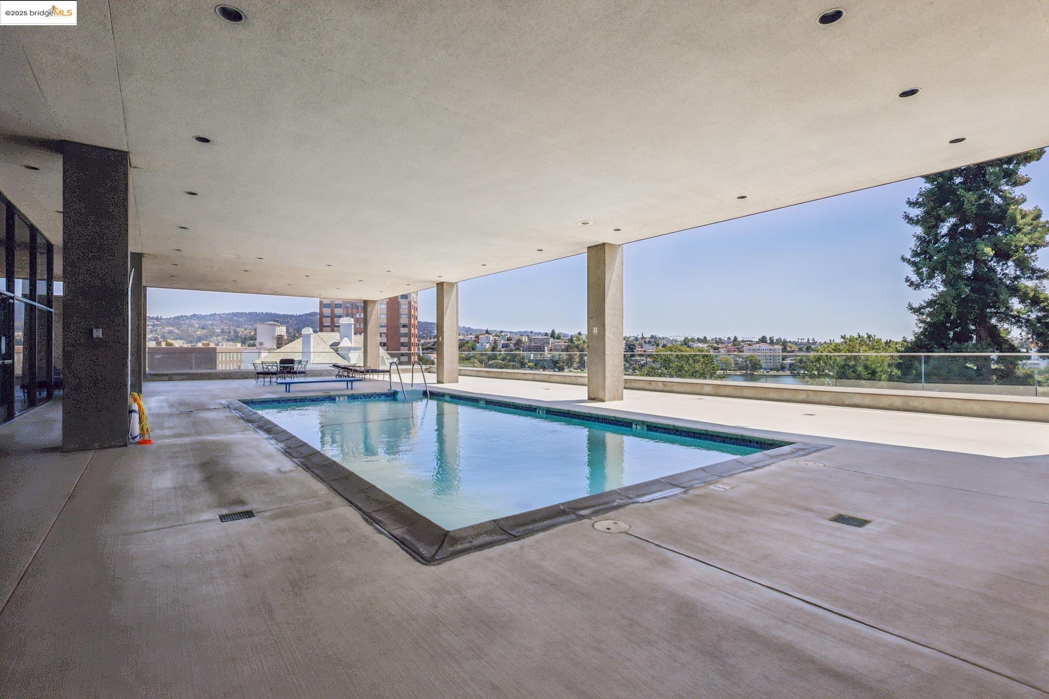 Detail Gallery Image 12 of 13 For 565 Bellevue Ave #1708,  Oakland,  CA 94610 - 1 Beds | 2 Baths