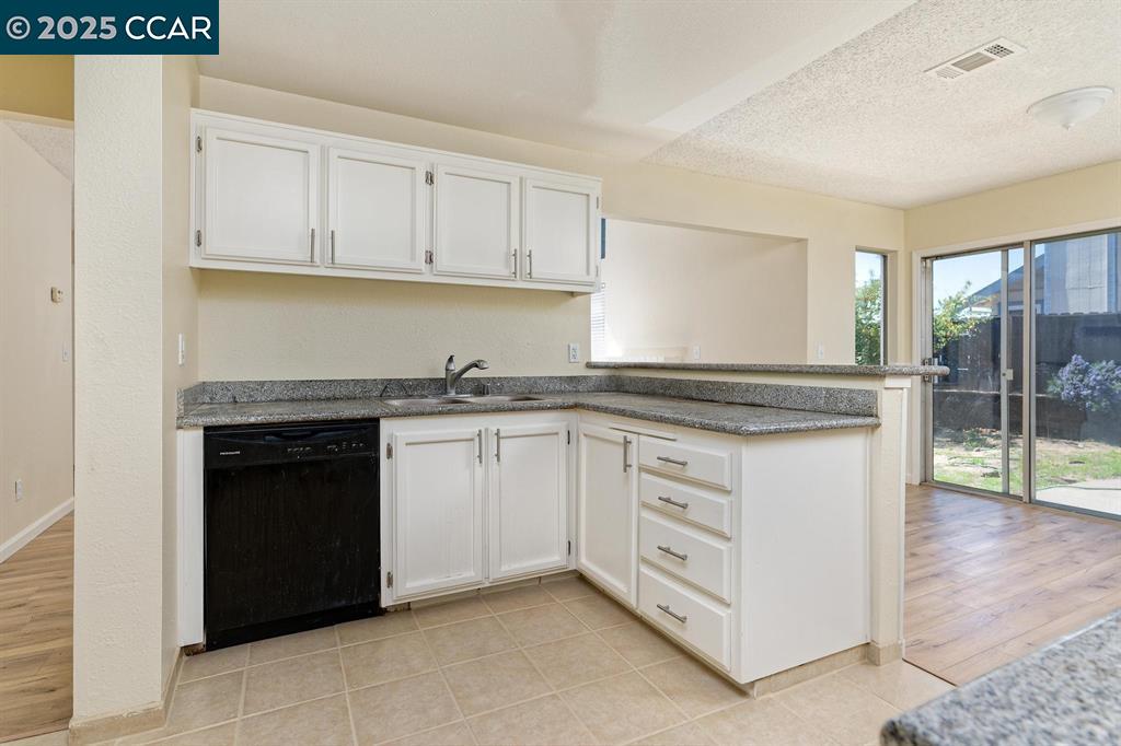 Detail Gallery Image 3 of 57 For 4301 Beechnut Ln, Oakley,  CA 94561 - 3 Beds | 2/1 Baths