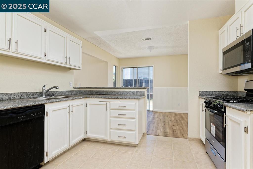 Detail Gallery Image 4 of 57 For 4301 Beechnut Ln, Oakley,  CA 94561 - 3 Beds | 2/1 Baths
