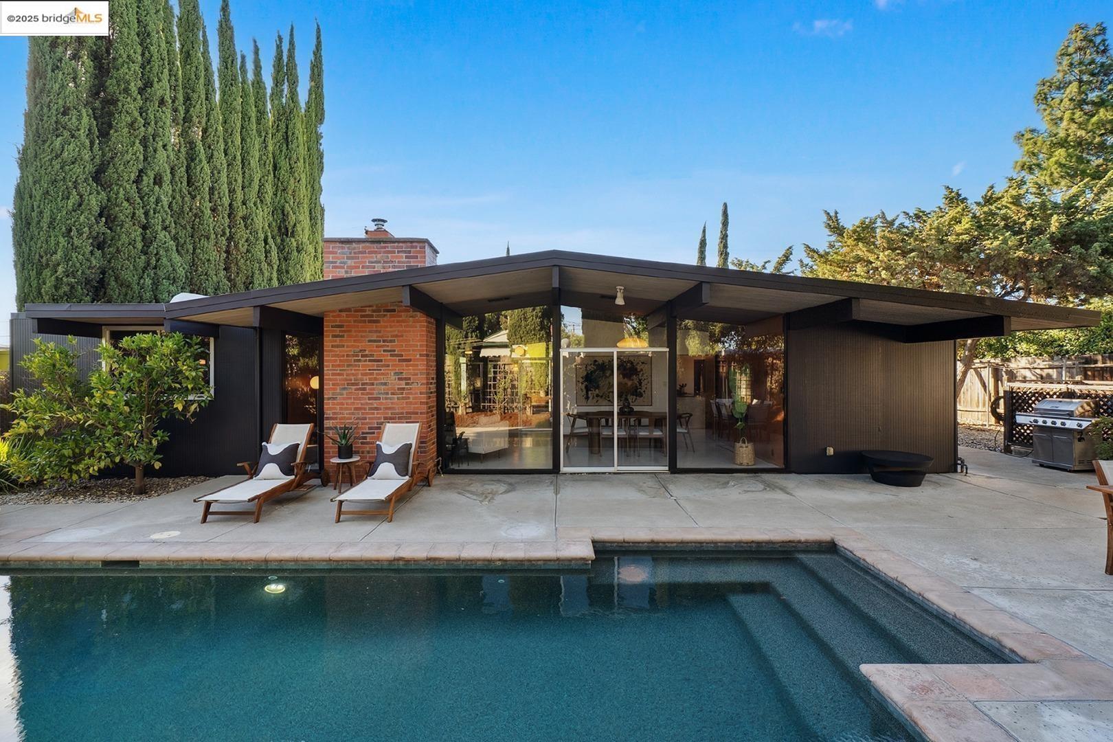 Front Image Thumbnail for EB41109876