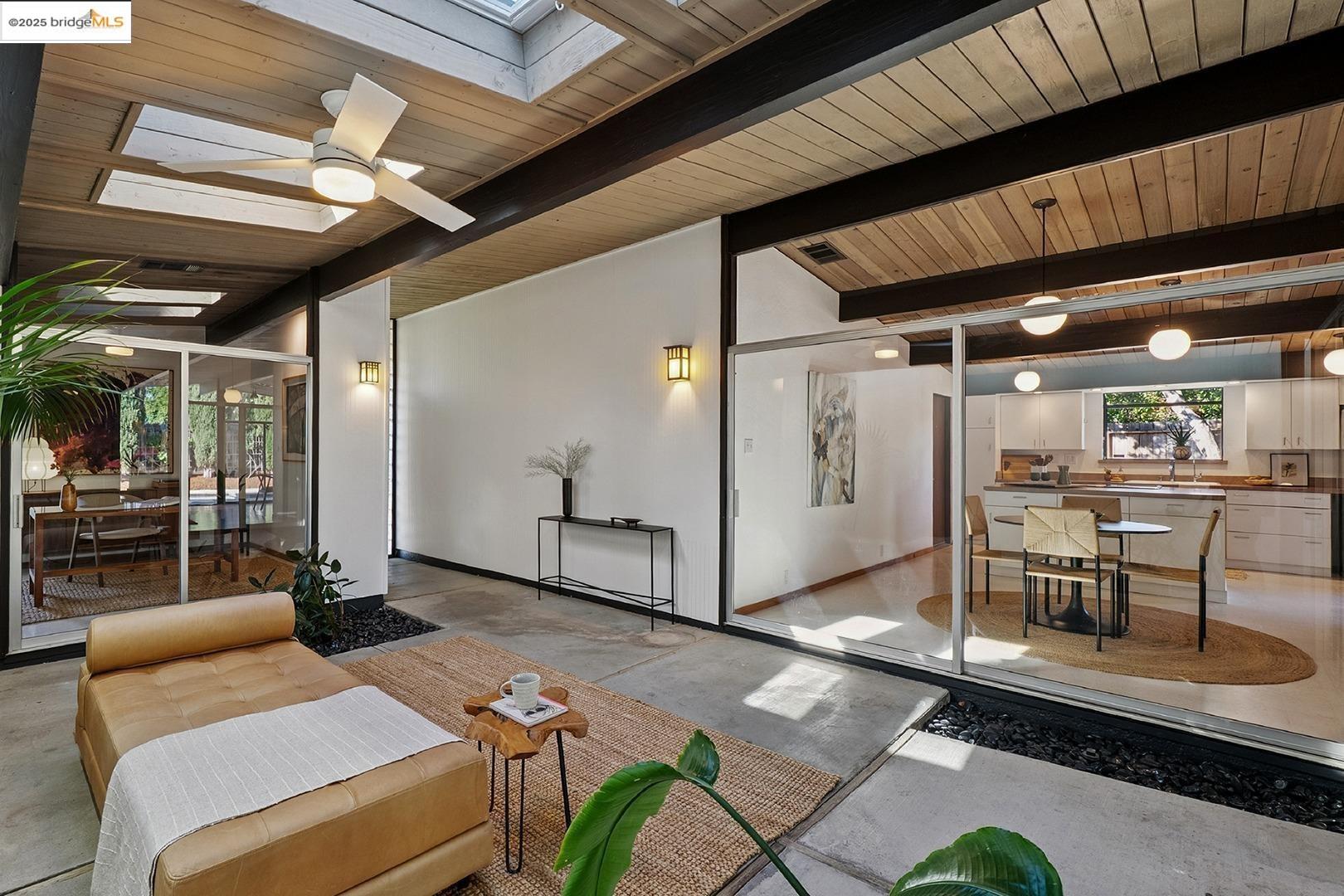 Detail Gallery Image 11 of 60 For 4020 Salem St, Concord,  CA 94521 - 4 Beds | 2 Baths