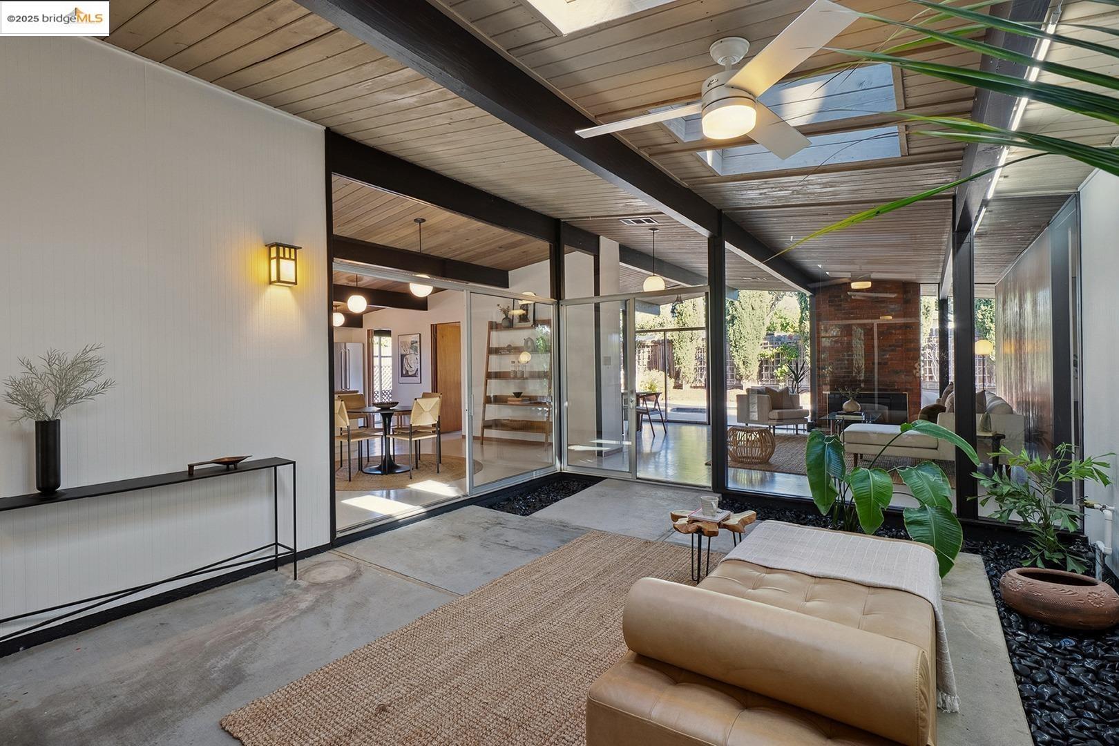 Detail Gallery Image 12 of 60 For 4020 Salem St, Concord,  CA 94521 - 4 Beds | 2 Baths
