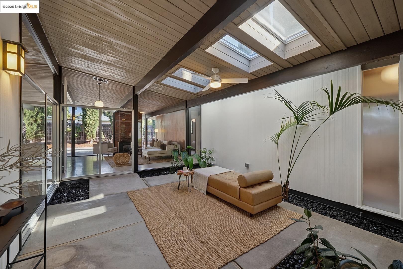 Detail Gallery Image 9 of 60 For 4020 Salem St, Concord,  CA 94521 - 4 Beds | 2 Baths