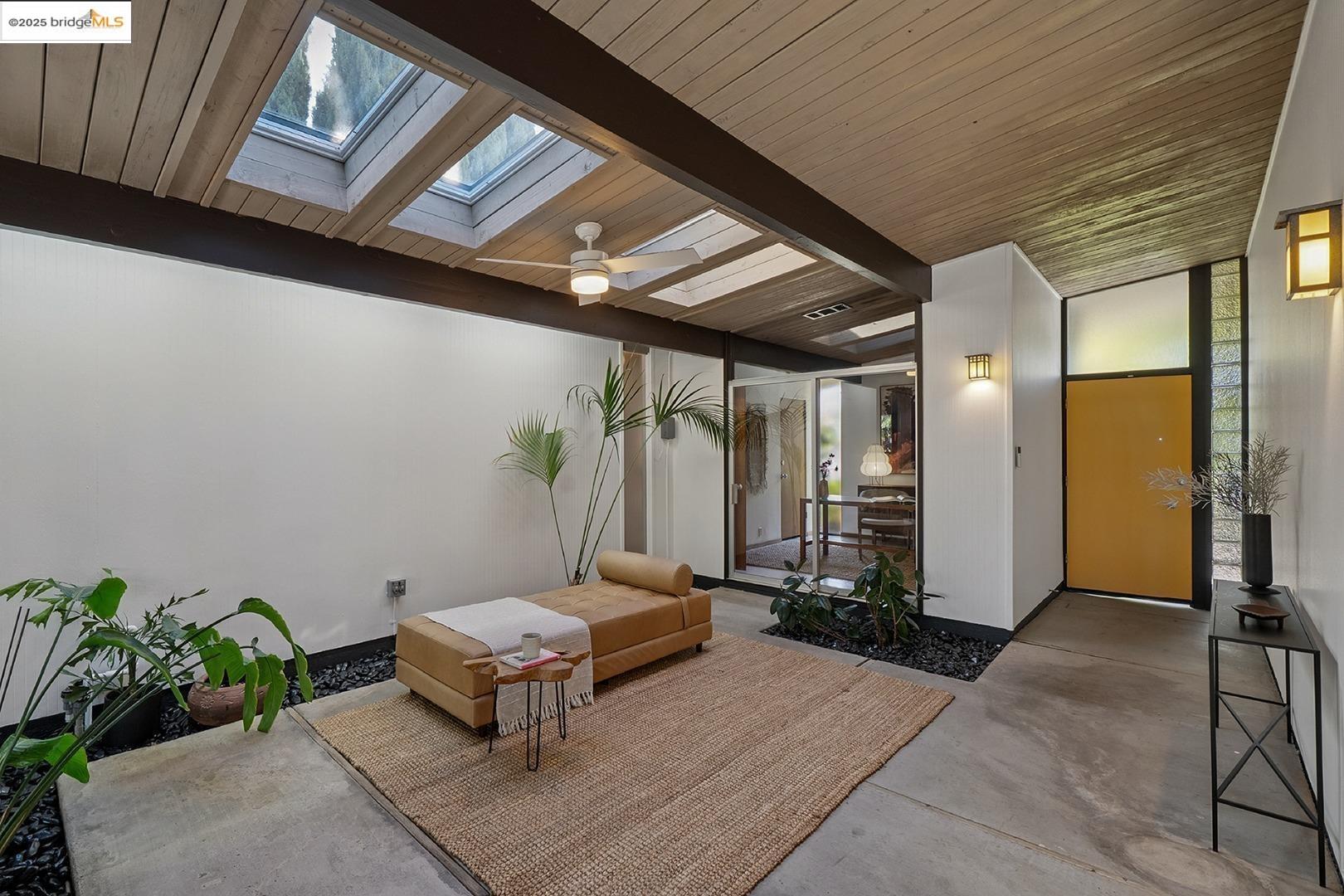 Detail Gallery Image 10 of 60 For 4020 Salem St, Concord,  CA 94521 - 4 Beds | 2 Baths