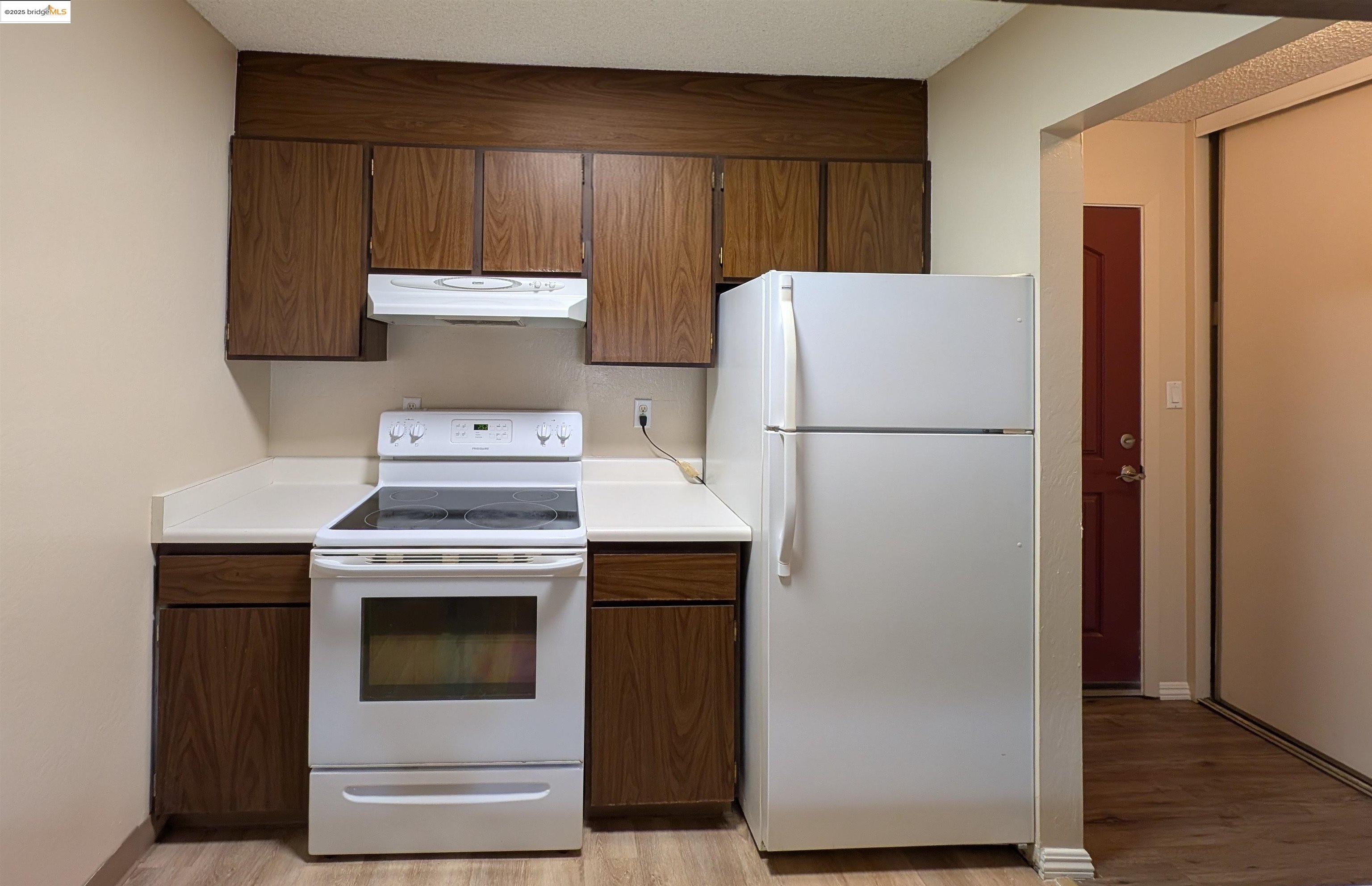 Detail Gallery Image 12 of 27 For 1457 N Camino Alto #214,  Vallejo,  CA 94589 - 1 Beds | 1 Baths