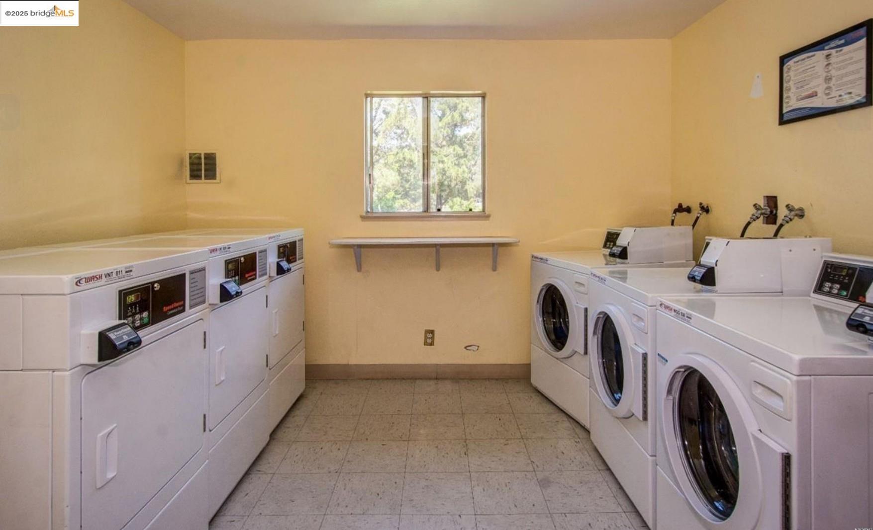 Detail Gallery Image 22 of 27 For 1457 N Camino Alto #214,  Vallejo,  CA 94589 - 1 Beds | 1 Baths