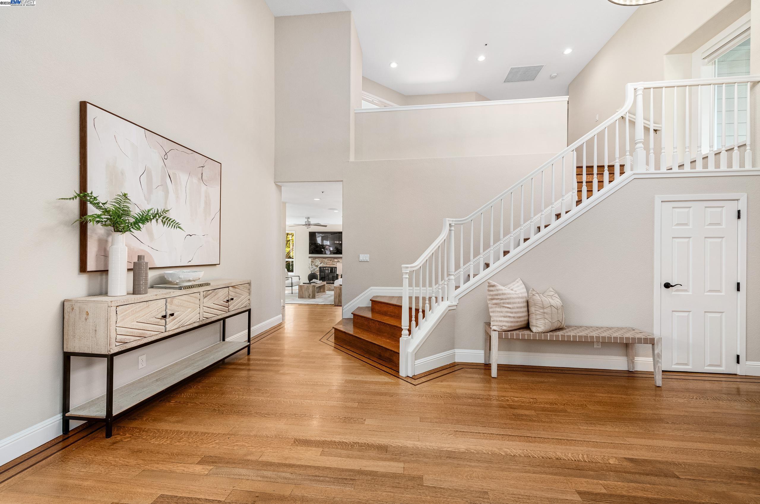 Detail Gallery Image 13 of 60 For 1398 Benedict Ct, Pleasanton,  CA 94566 - 6 Beds | 5/1 Baths