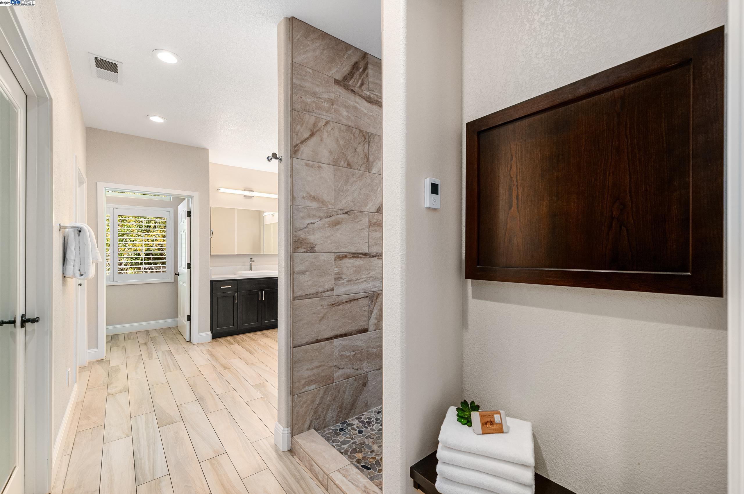 Detail Gallery Image 22 of 60 For 1398 Benedict Ct, Pleasanton,  CA 94566 - 6 Beds | 5/1 Baths