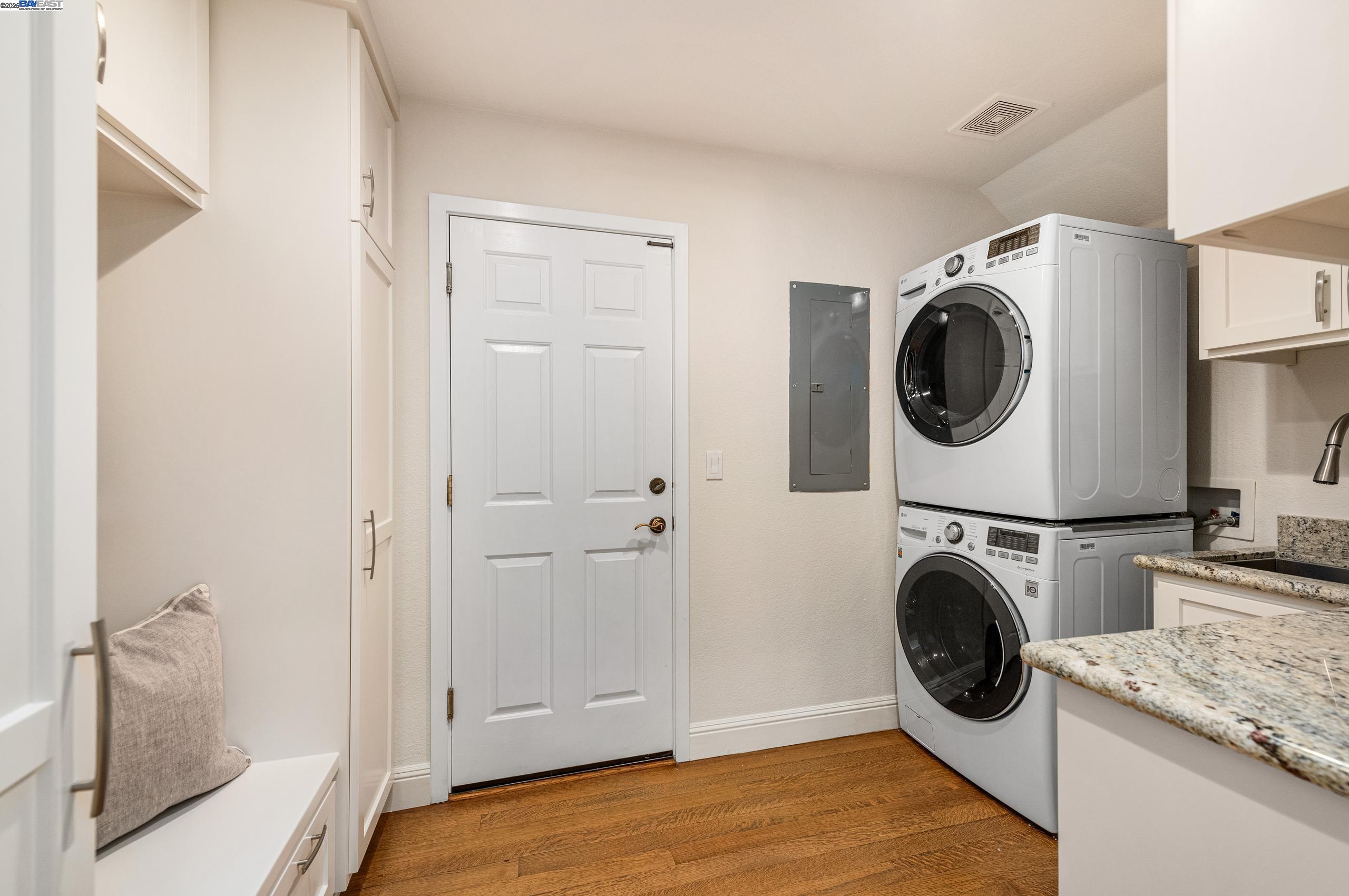 Detail Gallery Image 38 of 60 For 1398 Benedict Ct, Pleasanton,  CA 94566 - 6 Beds | 5/1 Baths
