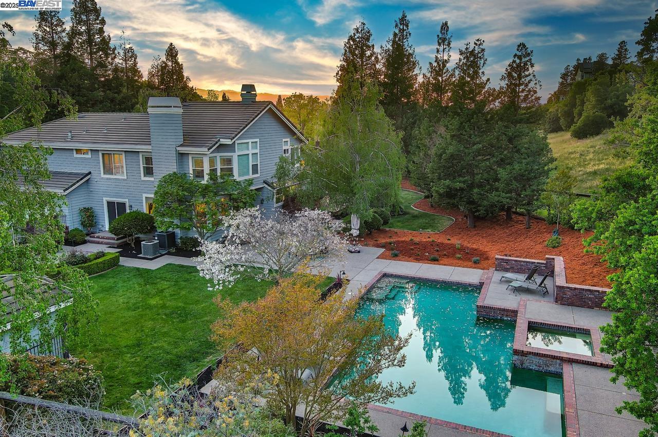 Detail Gallery Image 6 of 60 For 1398 Benedict Ct, Pleasanton,  CA 94566 - 6 Beds | 5/1 Baths