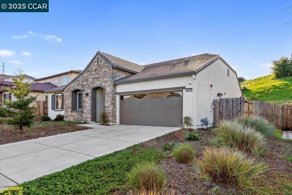 Detail Gallery Image 1 of 25 For 4528 Benton St, Antioch,  CA 94531 - 4 Beds | 2/1 Baths