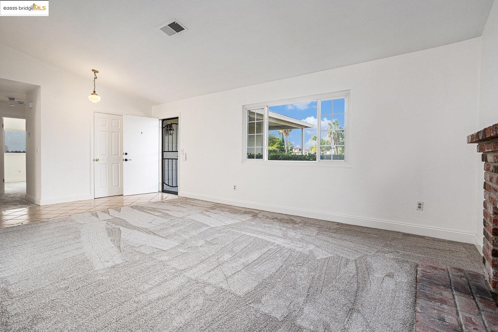 Detail Gallery Image 11 of 27 For 1916 Gamay Dr, Oakley,  CA 94561 - 3 Beds | 2 Baths