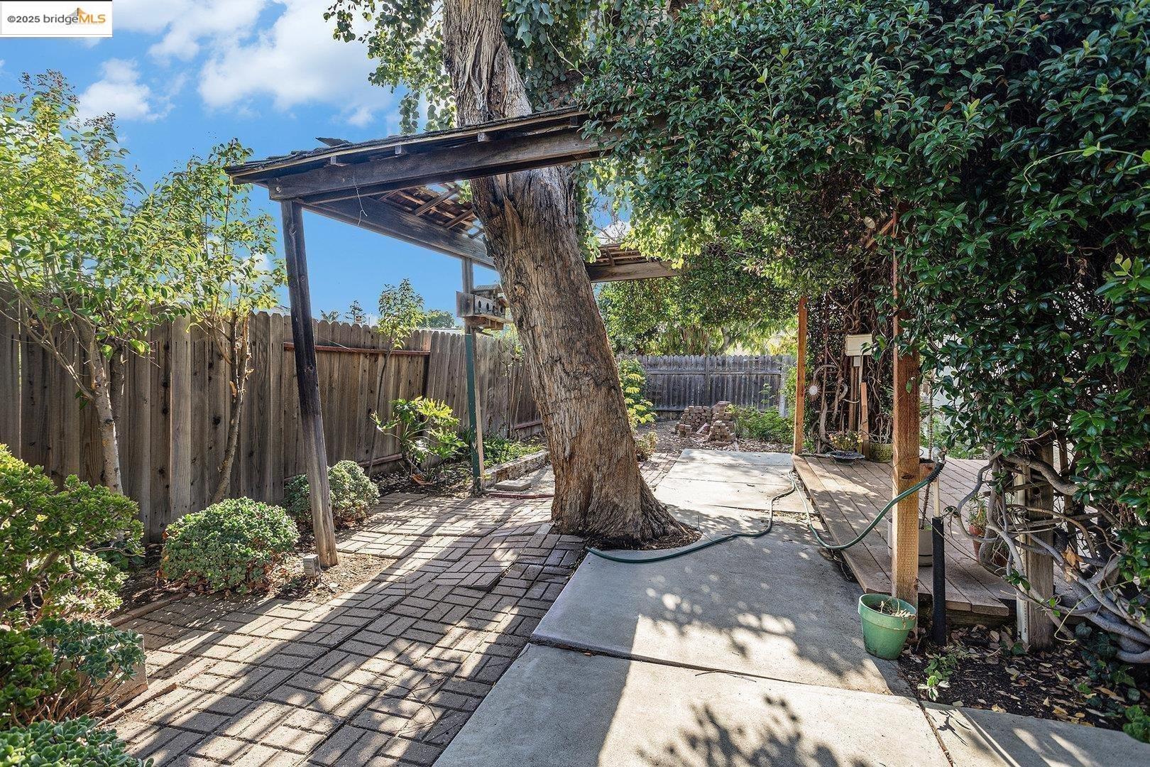 Detail Gallery Image 21 of 27 For 1916 Gamay Dr, Oakley,  CA 94561 - 3 Beds | 2 Baths