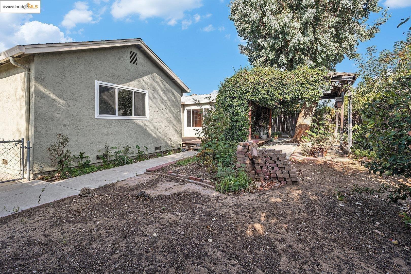 Detail Gallery Image 23 of 27 For 1916 Gamay Dr, Oakley,  CA 94561 - 3 Beds | 2 Baths