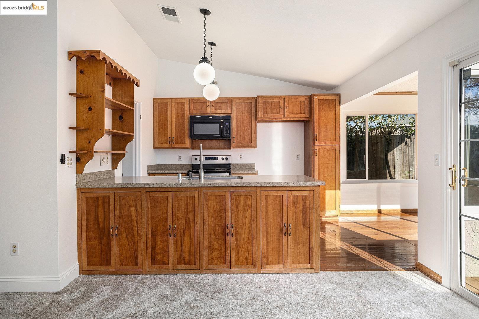 Detail Gallery Image 6 of 27 For 1916 Gamay Dr, Oakley,  CA 94561 - 3 Beds | 2 Baths