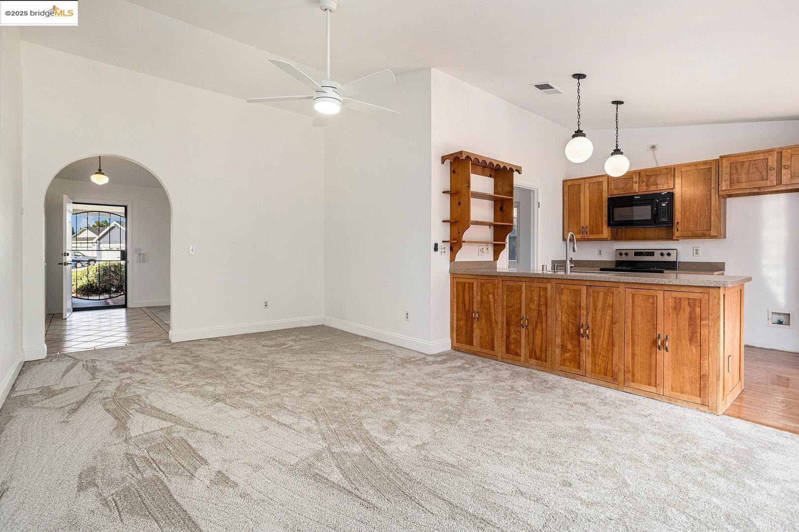 Detail Gallery Image 7 of 27 For 1916 Gamay Dr, Oakley,  CA 94561 - 3 Beds | 2 Baths