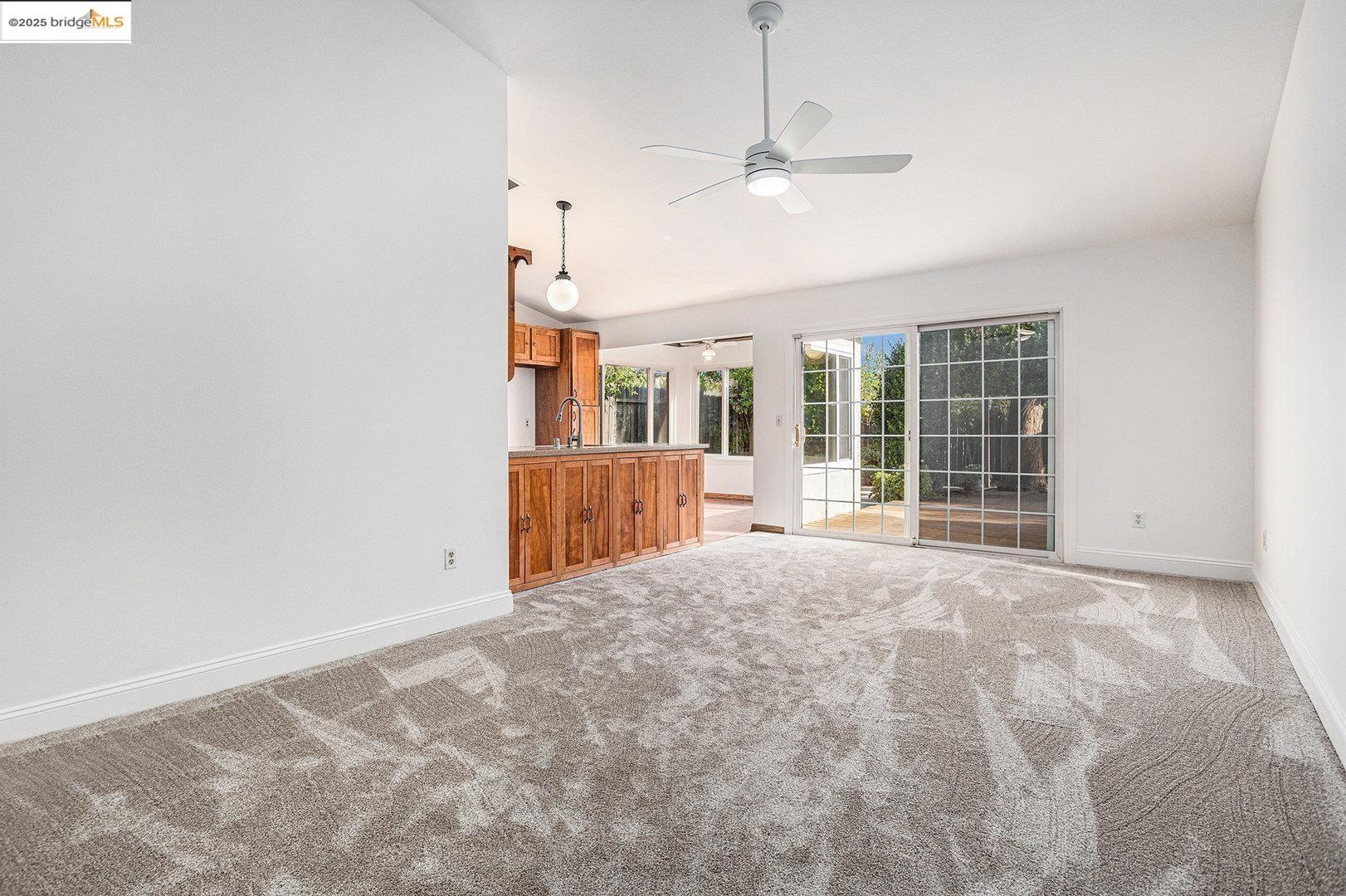 Detail Gallery Image 8 of 27 For 1916 Gamay Dr, Oakley,  CA 94561 - 3 Beds | 2 Baths