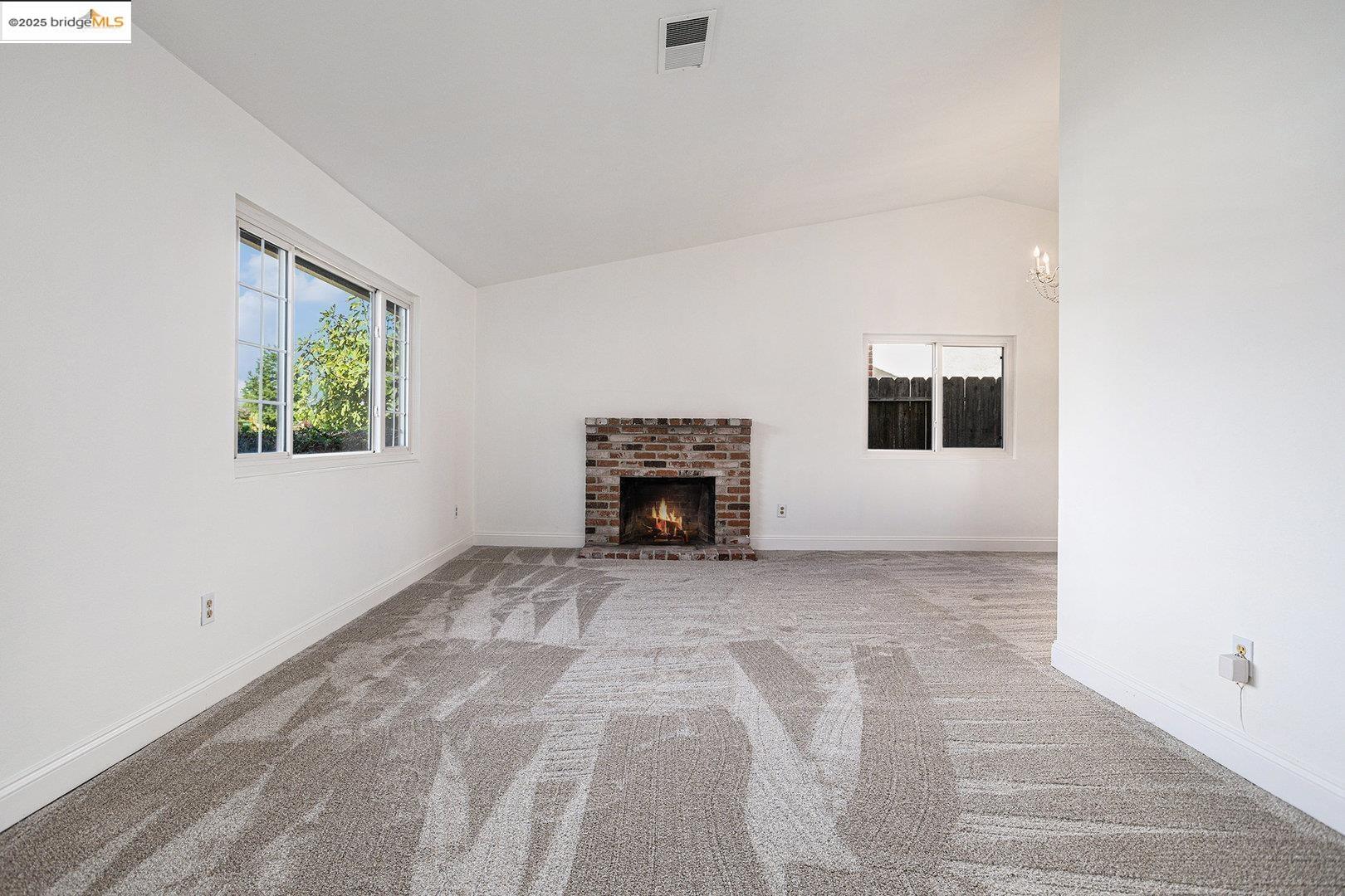 Detail Gallery Image 9 of 27 For 1916 Gamay Dr, Oakley,  CA 94561 - 3 Beds | 2 Baths