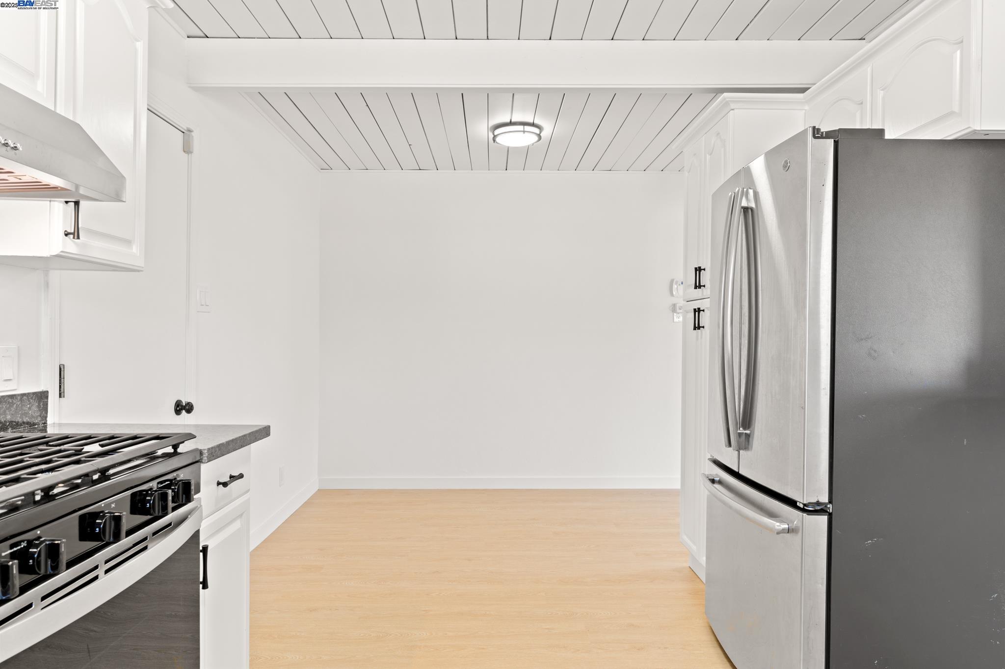 Detail Gallery Image 13 of 34 For 3122 Groom Dr, Richmond,  CA 94806 - 4 Beds | 2 Baths