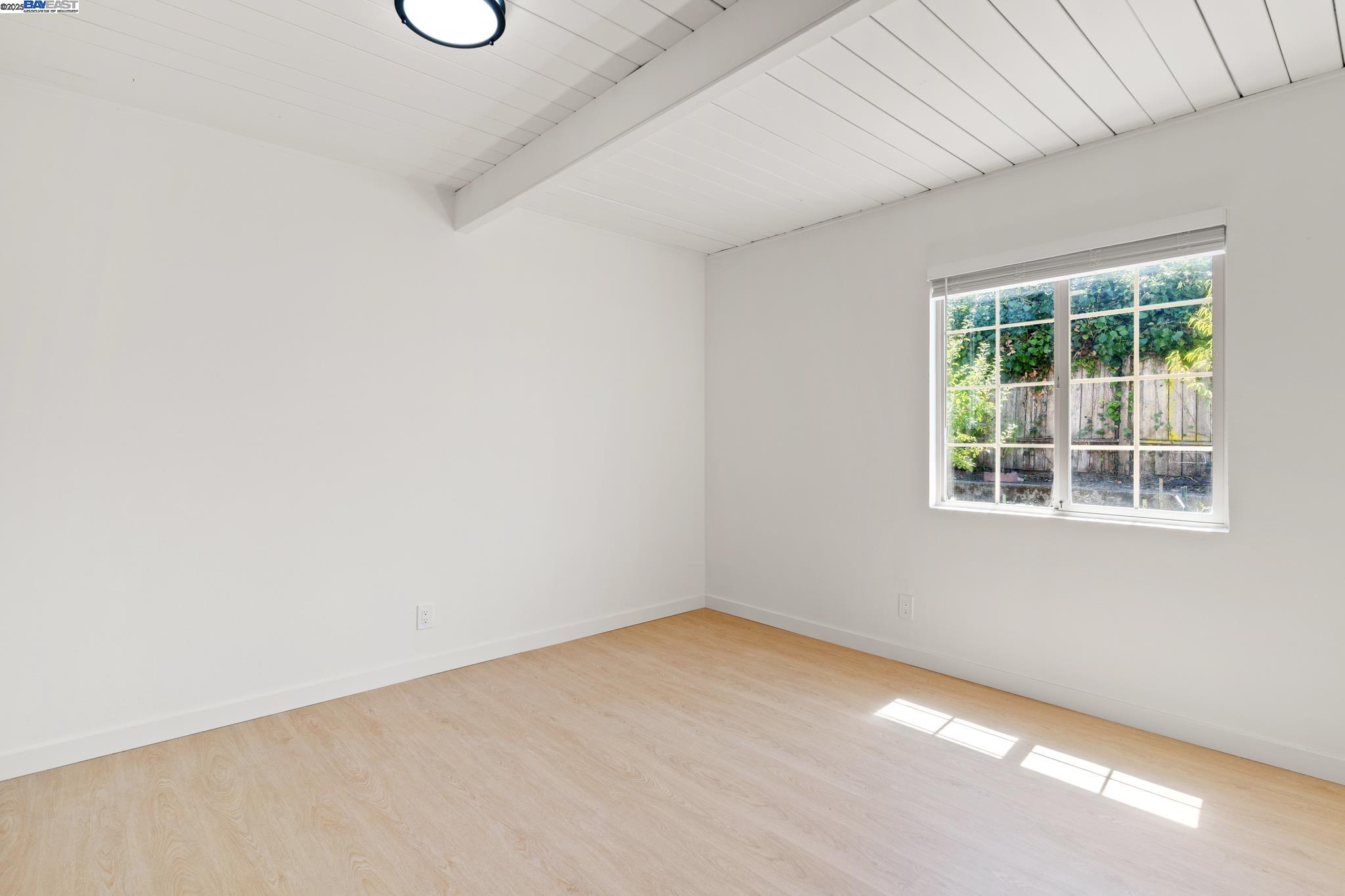 Detail Gallery Image 15 of 34 For 3122 Groom Dr, Richmond,  CA 94806 - 4 Beds | 2 Baths