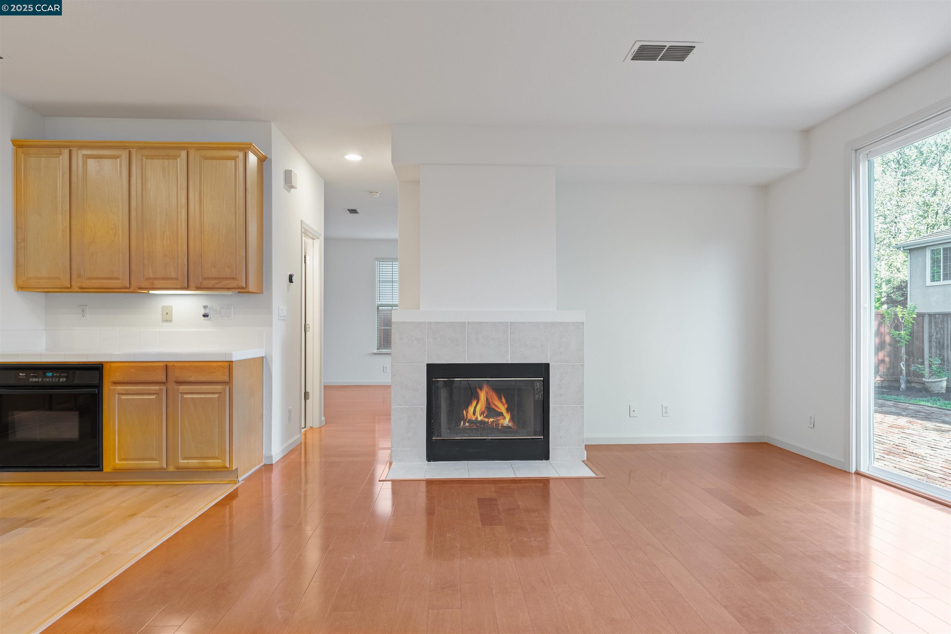 Detail Gallery Image 13 of 28 For 42 Lily Ct, Danville,  CA 94506 - 4 Beds | 2/1 Baths