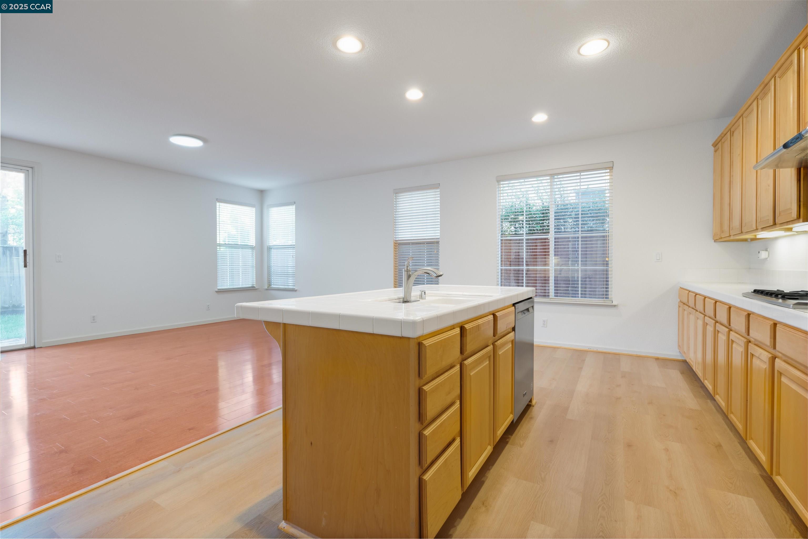 Detail Gallery Image 9 of 28 For 42 Lily Ct, Danville,  CA 94506 - 4 Beds | 2/1 Baths