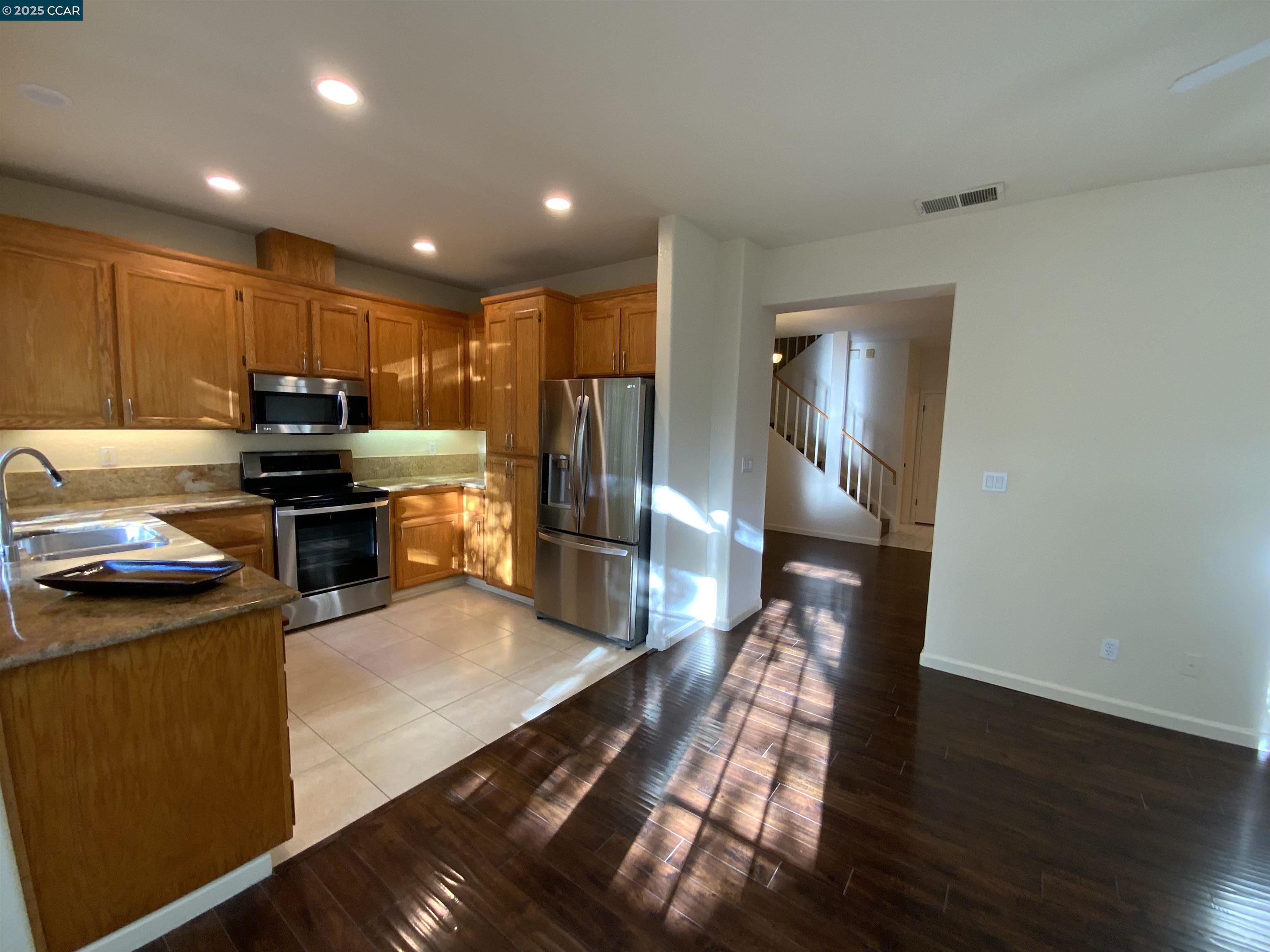 Detail Gallery Image 11 of 31 For 149 Heritage Park Dr, Danville,  CA 94506 - 3 Beds | 2/1 Baths