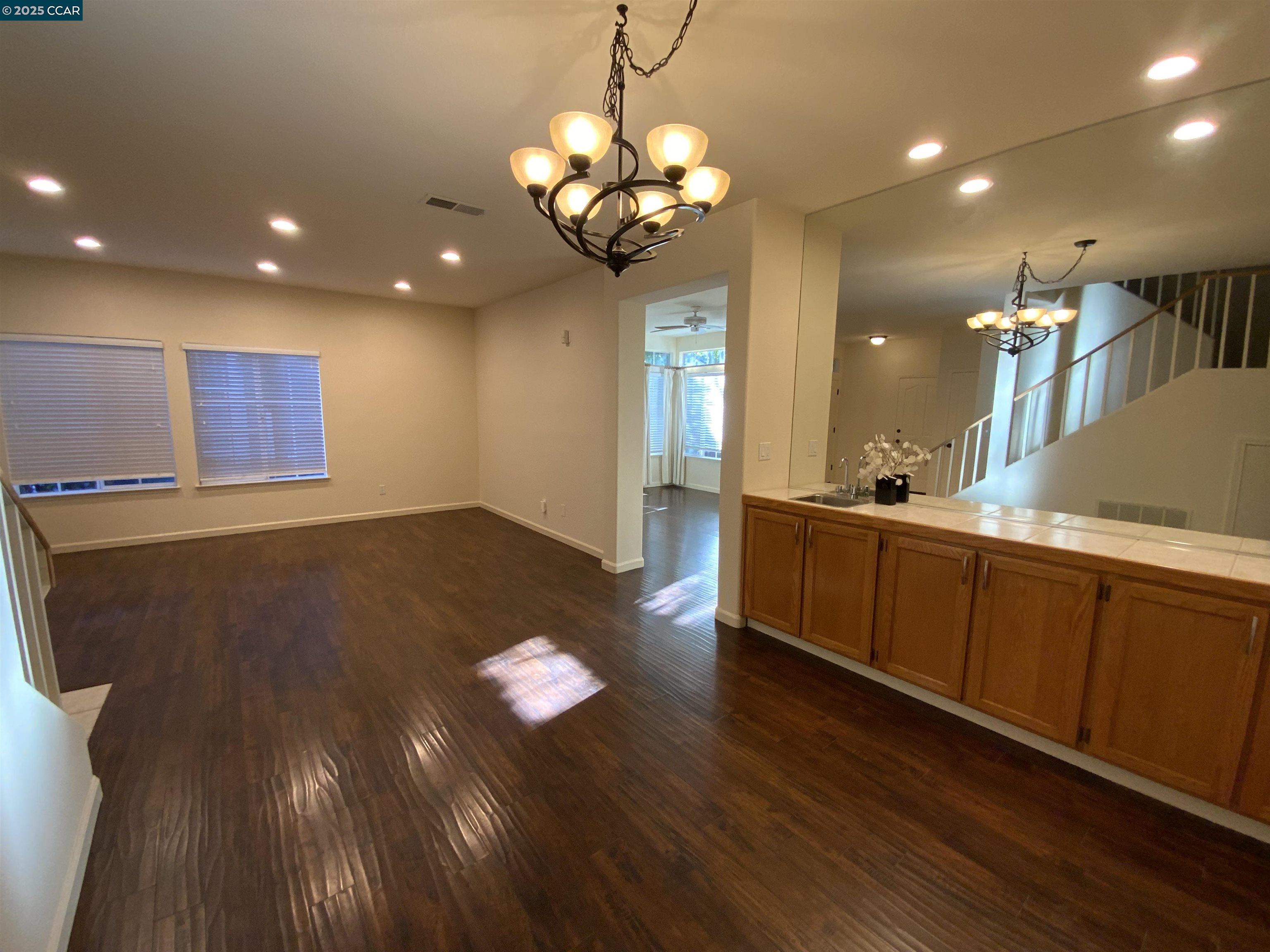 Detail Gallery Image 5 of 23 For 149 Heritage Park Dr, Danville,  CA 94506 - 3 Beds | 2/1 Baths