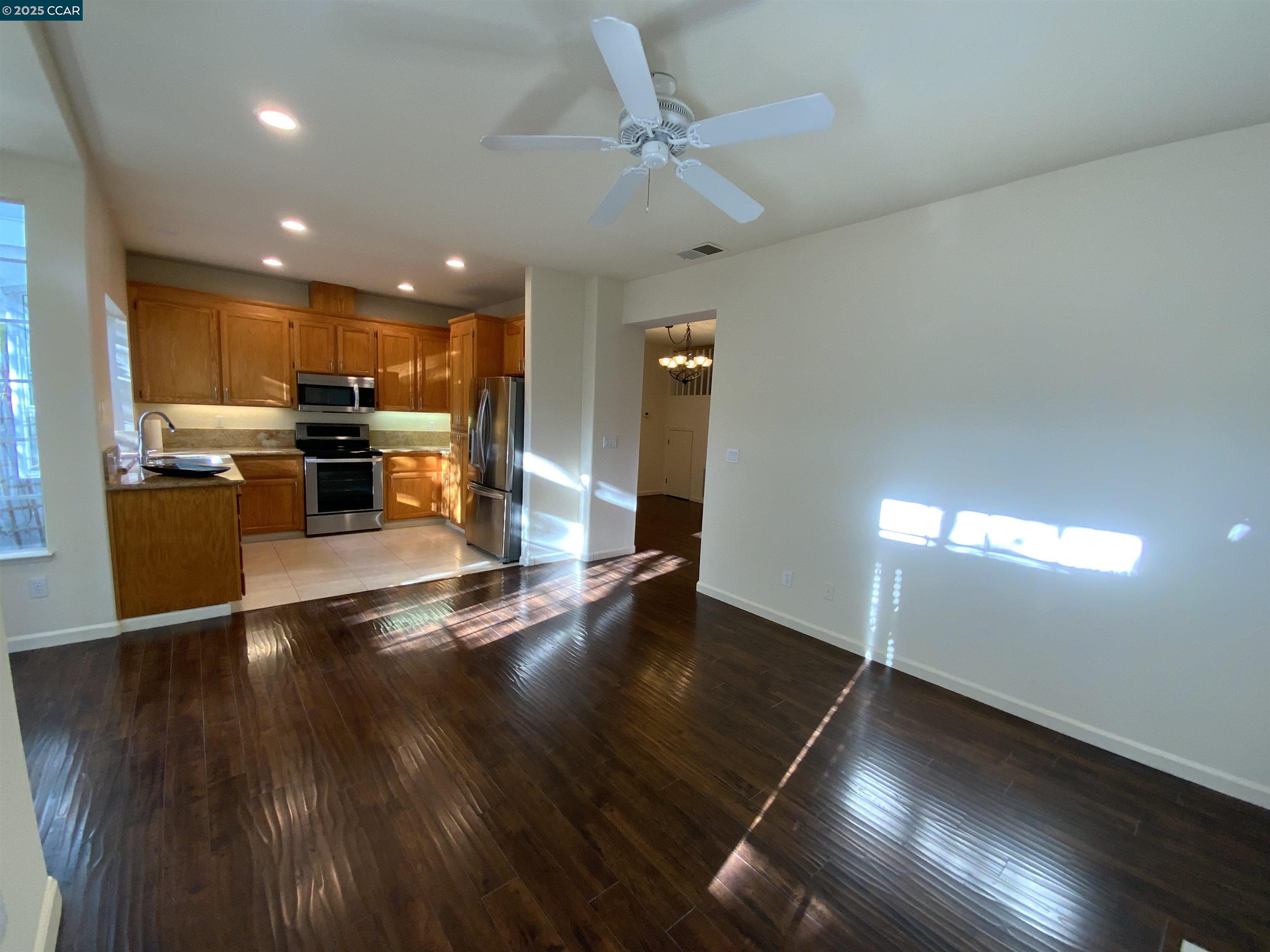 Detail Gallery Image 9 of 23 For 149 Heritage Park Dr, Danville,  CA 94506 - 3 Beds | 2/1 Baths
