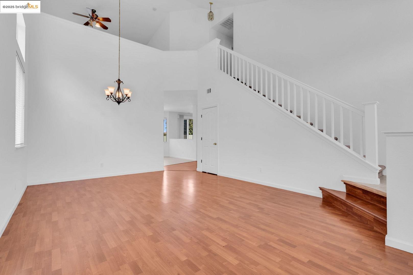 Detail Gallery Image 14 of 33 For 5233 Mohican Way, Antioch,  CA 94531 - 4 Beds | 3 Baths