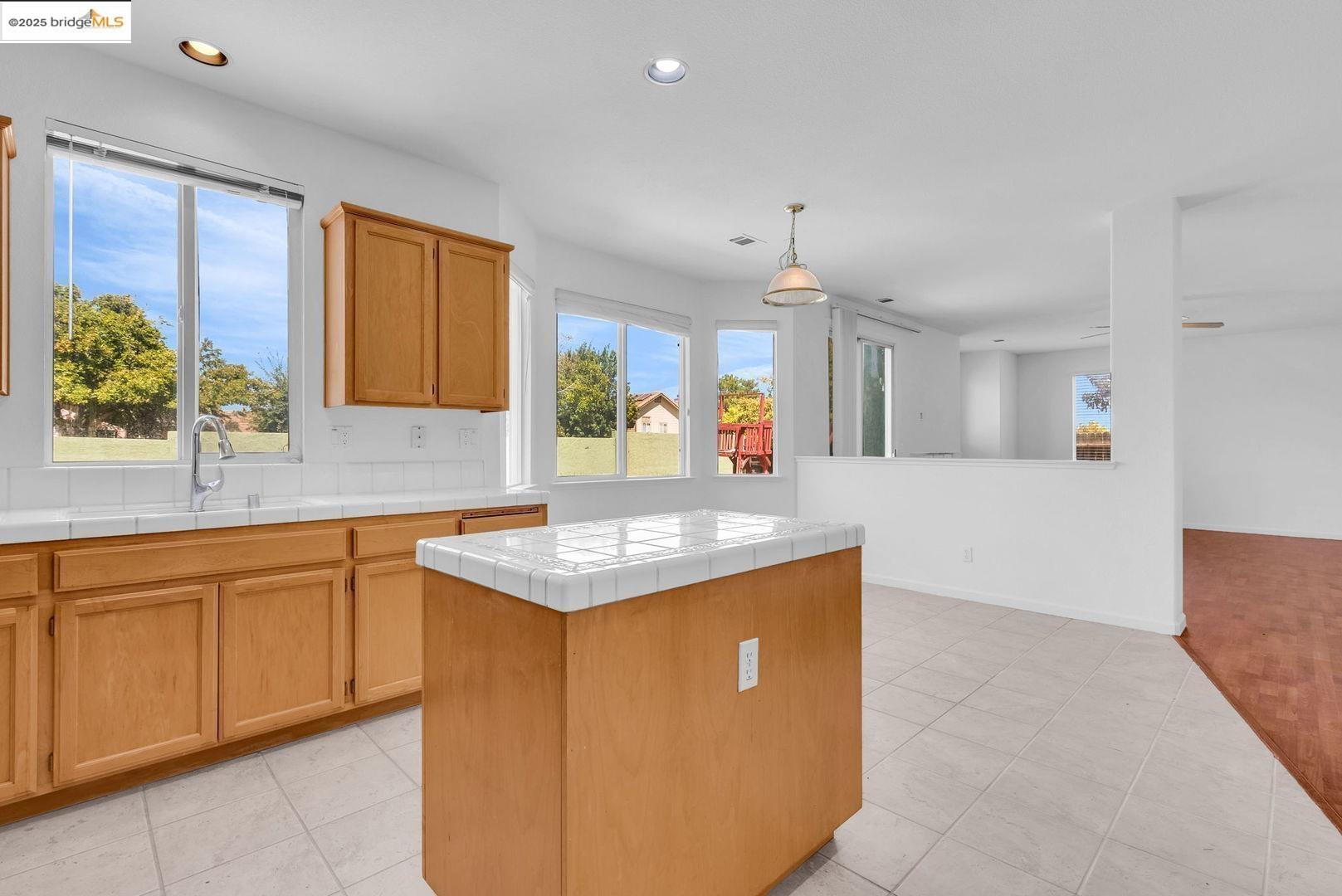 Detail Gallery Image 17 of 33 For 5233 Mohican Way, Antioch,  CA 94531 - 4 Beds | 3 Baths